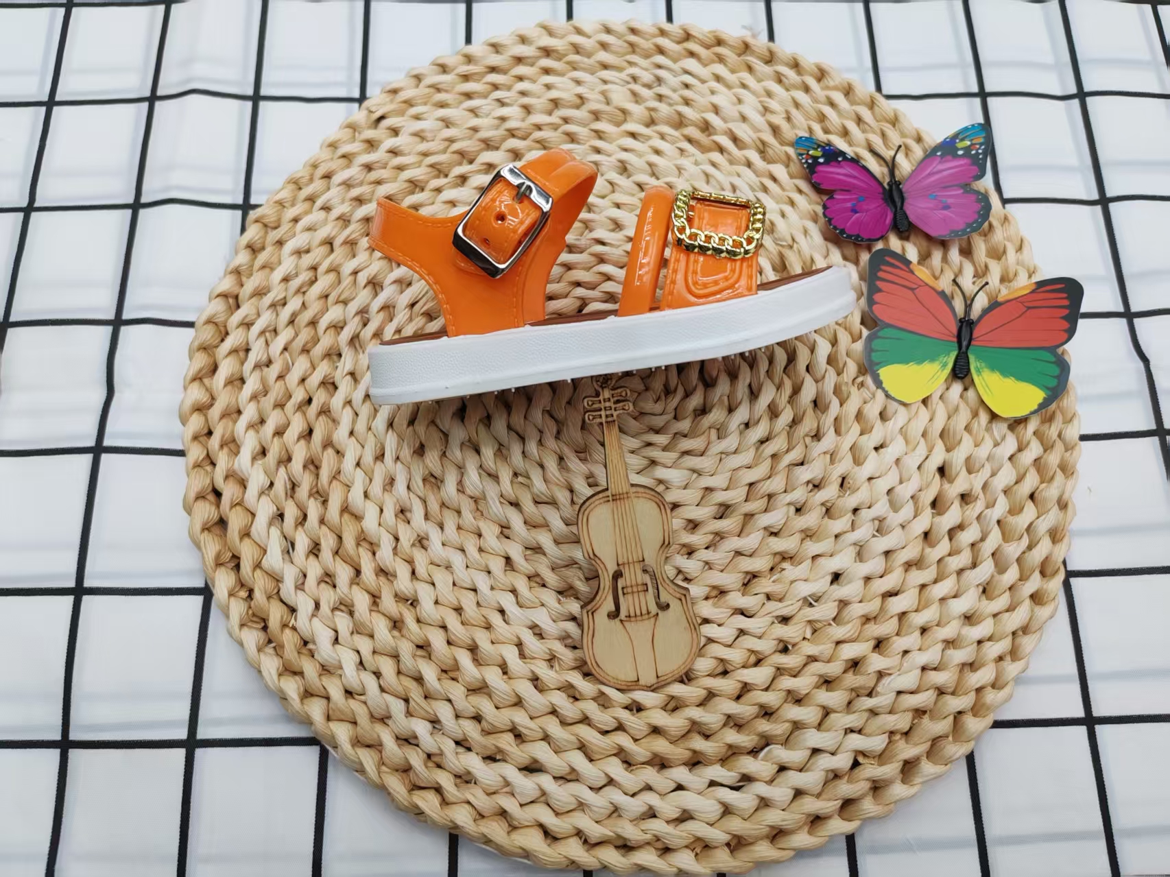 2025 Children's open-toe style Summer new fashion flat children's sandals Application Scenario