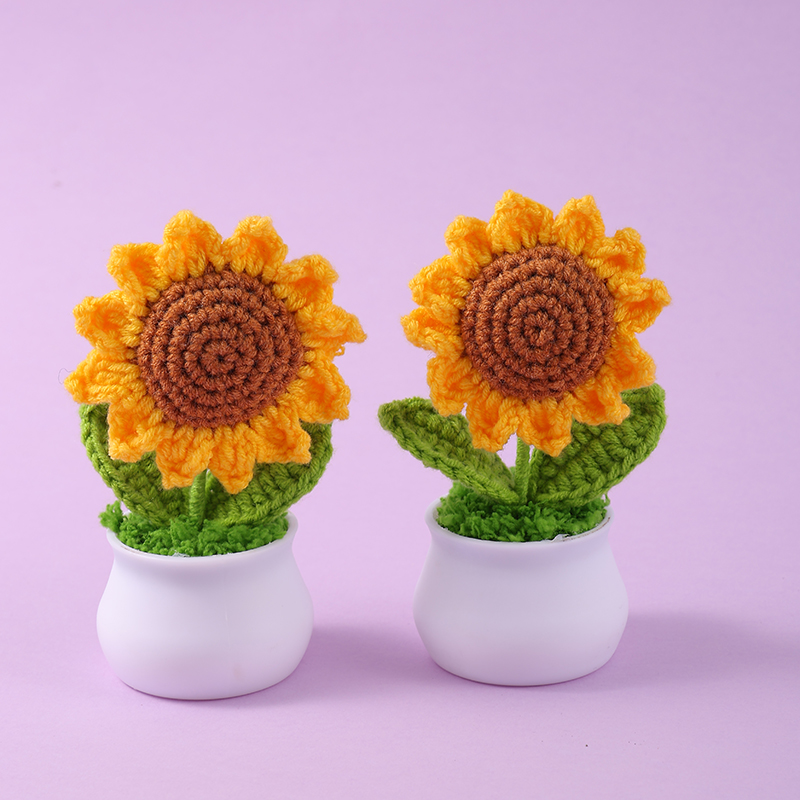尖角玫瑰毛线盆栽成品跨境钩织爱心毛线花盆栽纯手工编织仿真花摆件礼物详情1