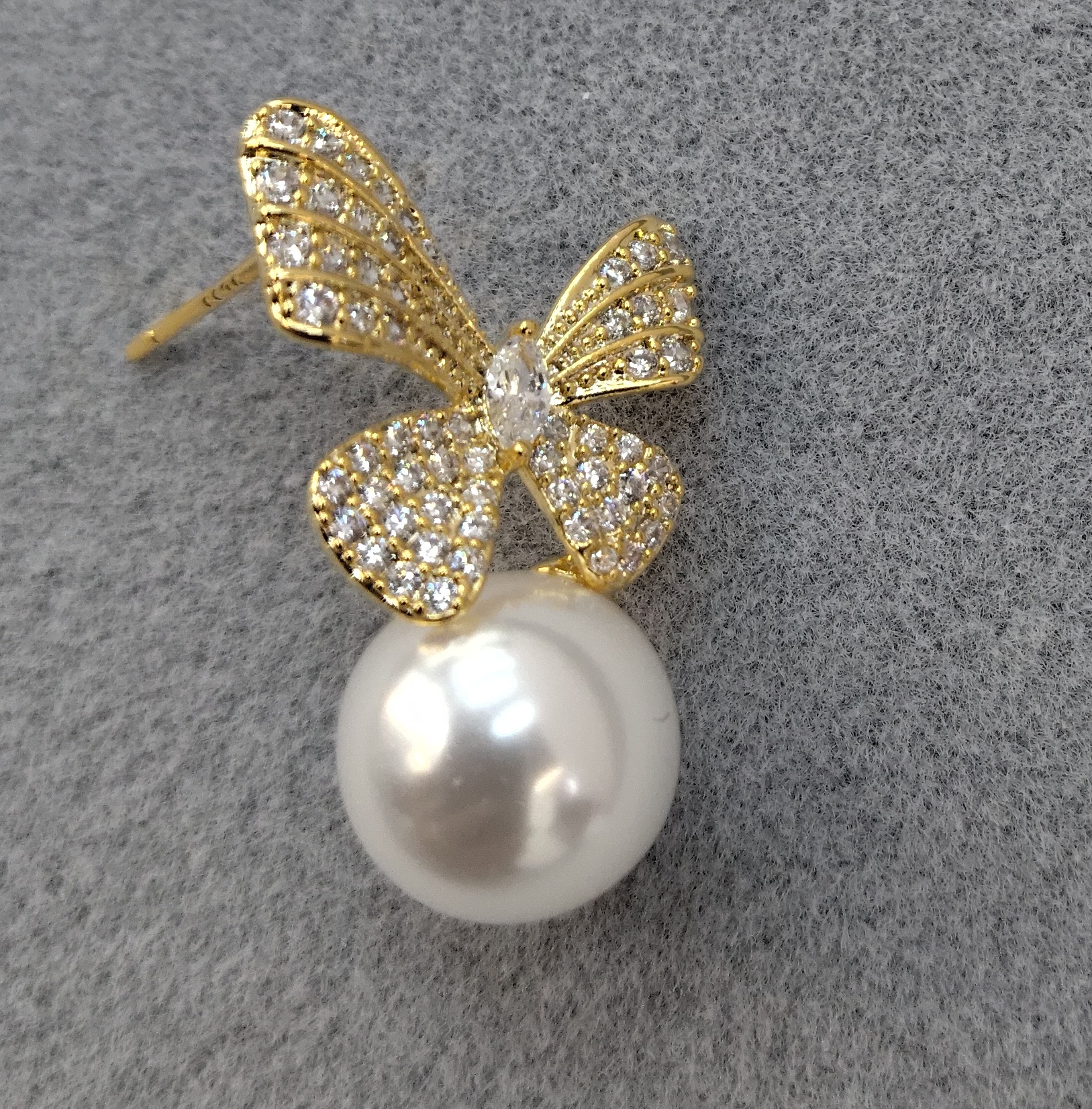 Waka Mi 2025 New Butterfly Pearl Earrings, S925 silver needle, exquisite and dazzling, elegant and versatile. Specification image