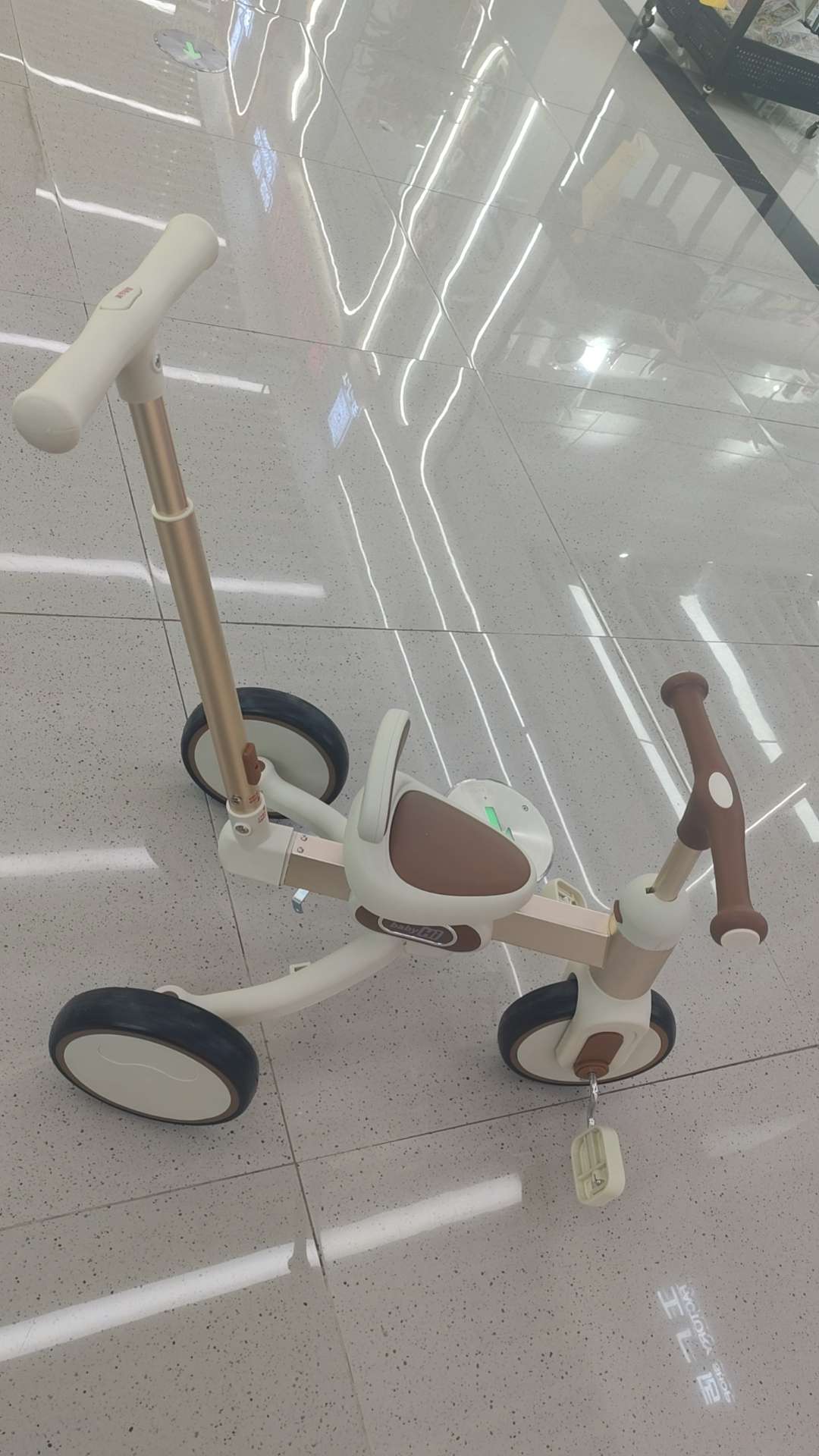 儿童多功能能三轮车产品图