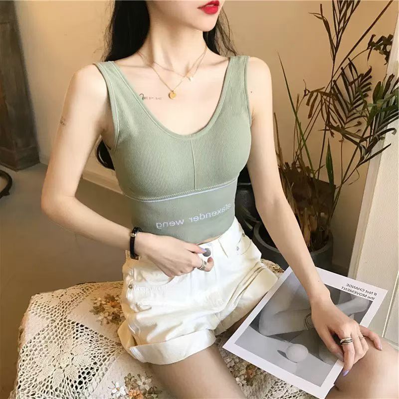 Seamless sports bra with a beautiful back undefined