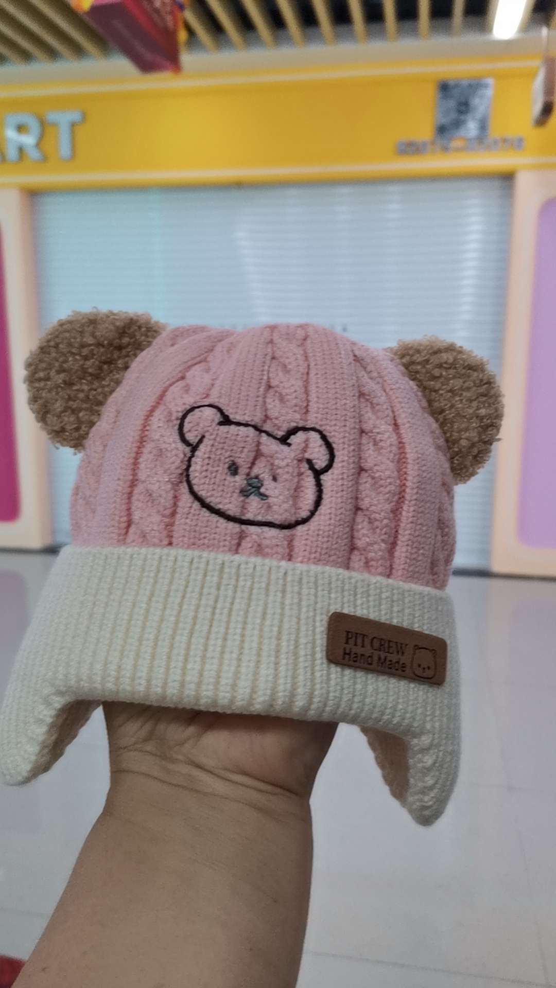 The 2025 new winter must-have high-end soft cartoon-patterned woolen cap detail image 3