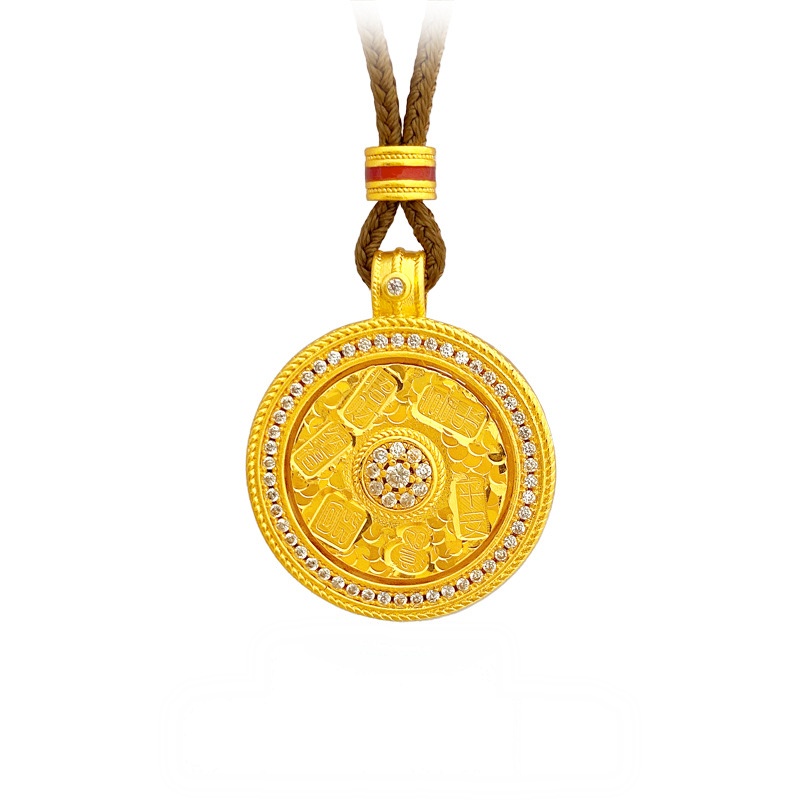 The 2025 new style of new Chinese-style light luxury design features a dazzling and rotatable auspicious silk dot diamond compass pendant and woven rope necklace jewelry Item Picture