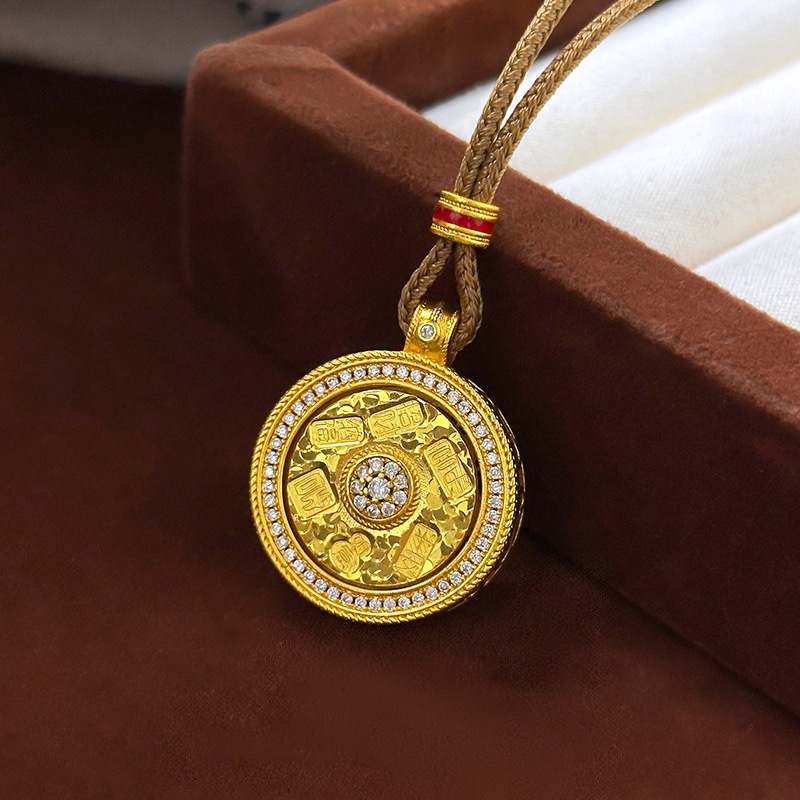 The 2025 new style of new Chinese-style light luxury design features a dazzling and rotatable auspicious silk dot diamond compass pendant and woven rope necklace jewelry detail image 3