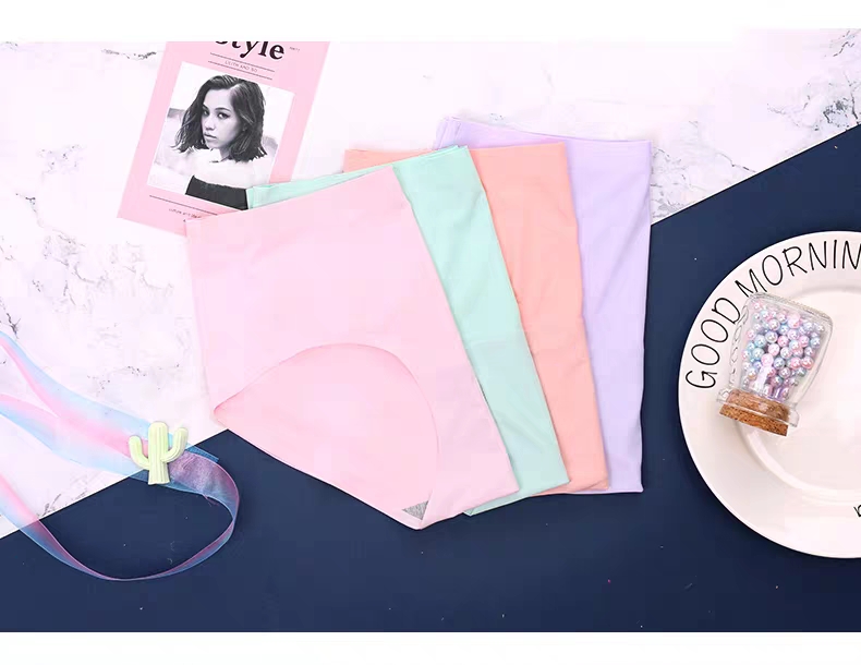 Glue-pressed seamless underpants undefined