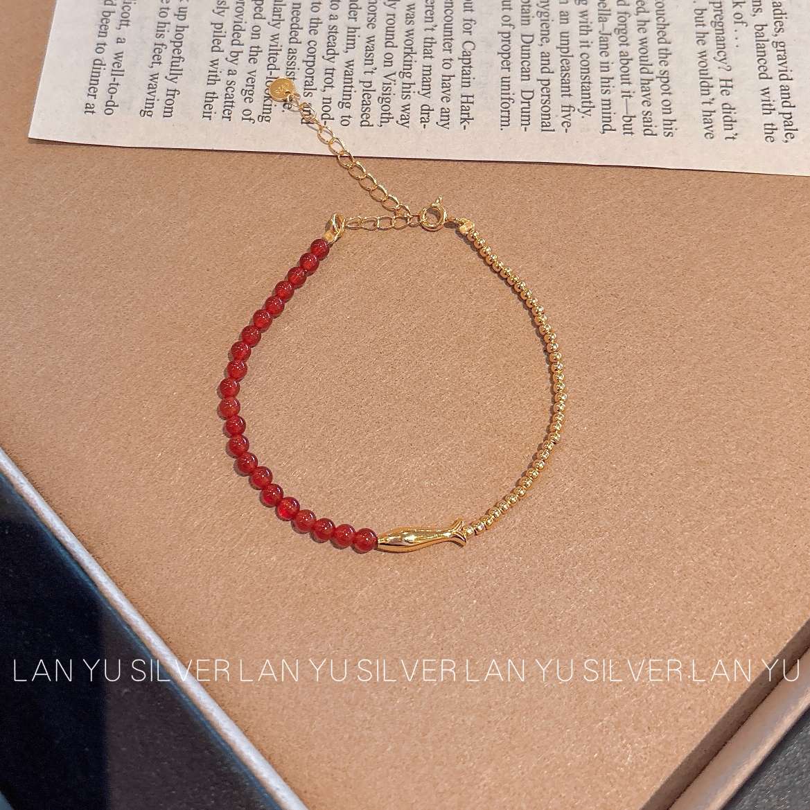 S925通体纯银电镀真金 红玛瑙小金鱼手链女款时尚手饰手链饰品潮流百搭产品图