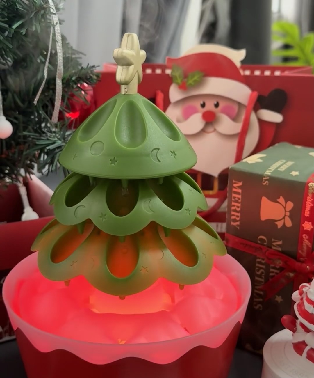 V51 Christmas Aroma Diffuser, Creative New Home Ambient Light Humidifier details Picture