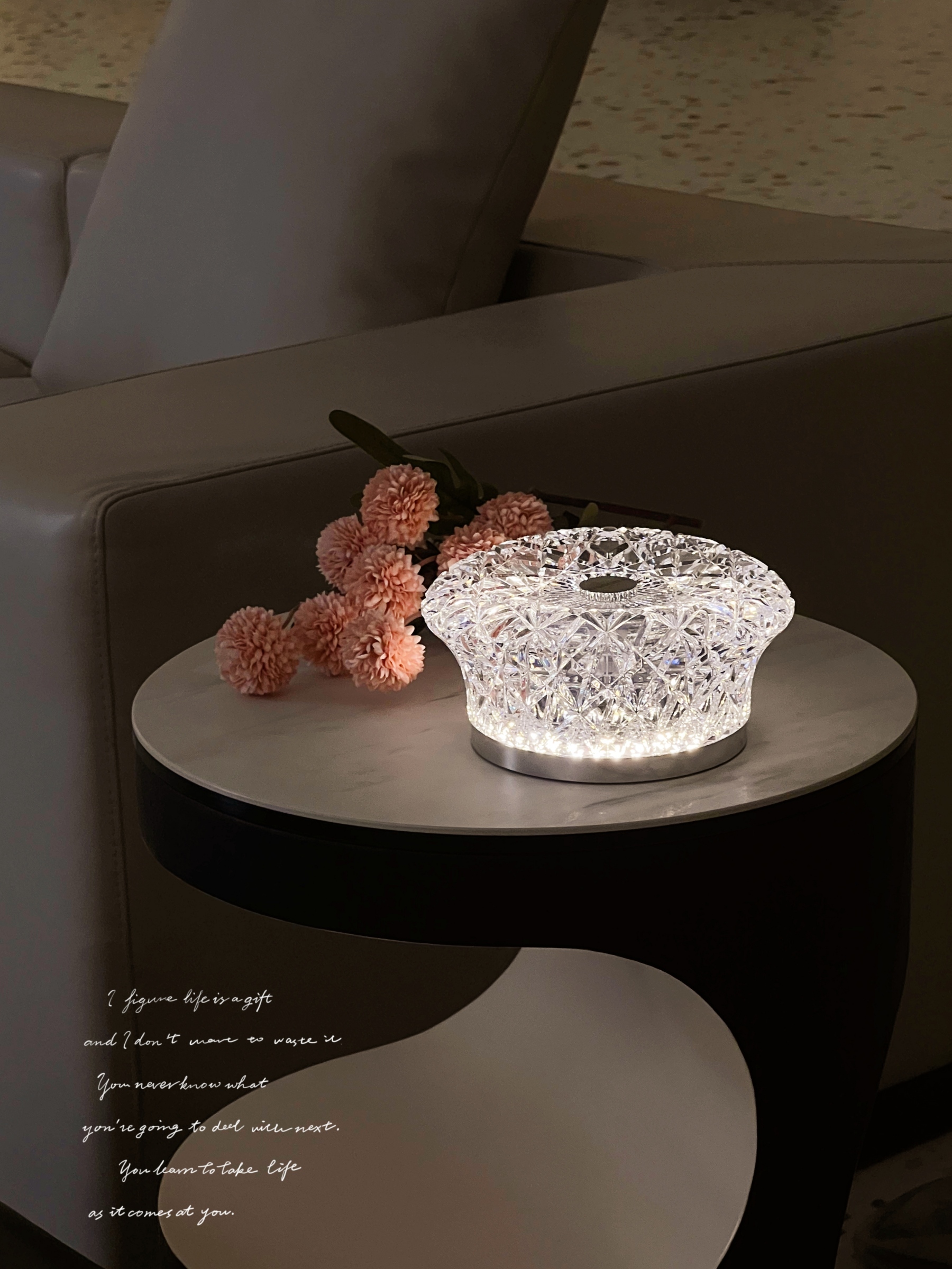 Decorative night light acrylic charging desk lamp for warm night lighting Specification drawing
