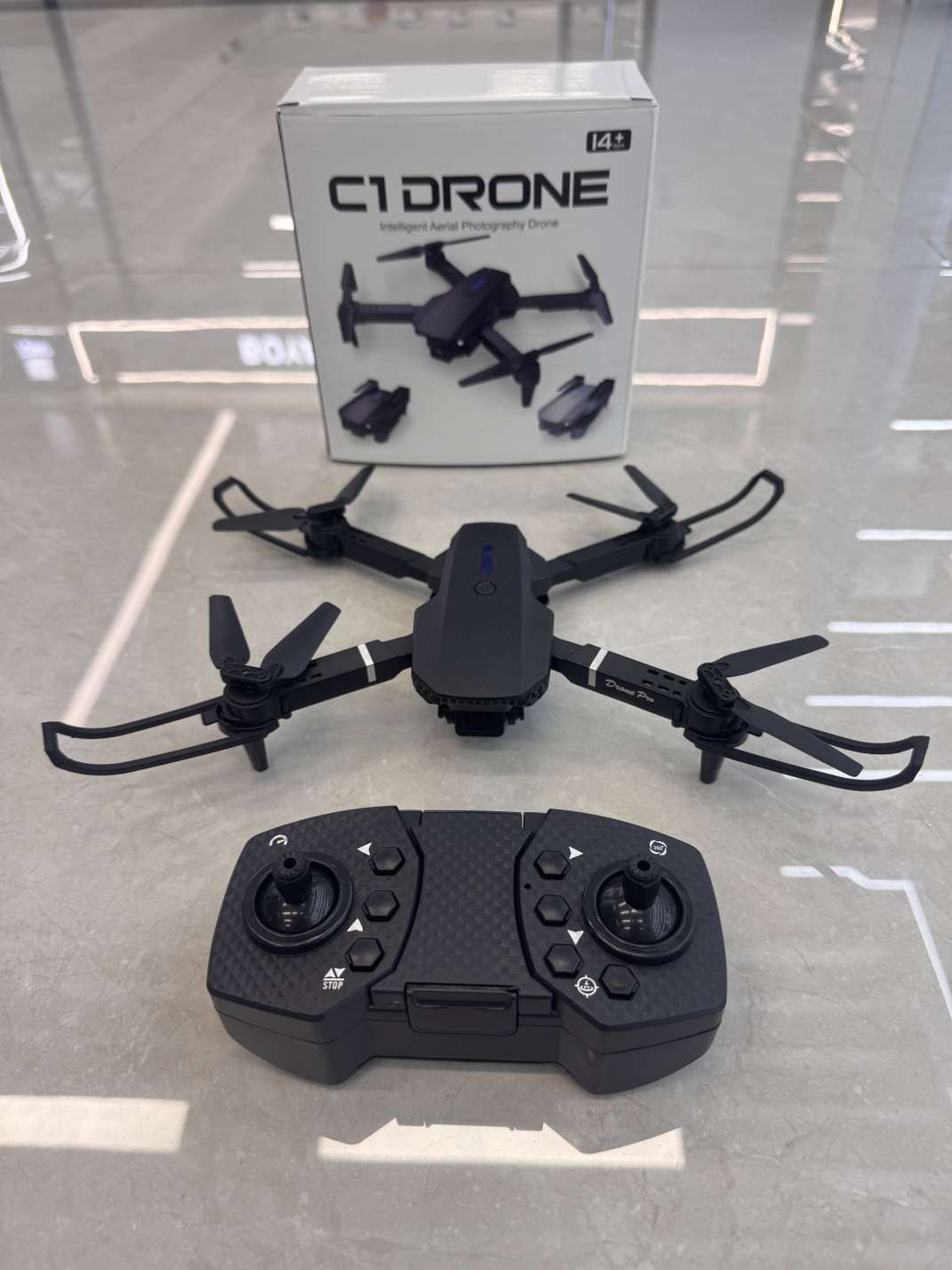 数贸中心民用无人机巡查航拍飞行器无人机玩具无人机飞行器设备