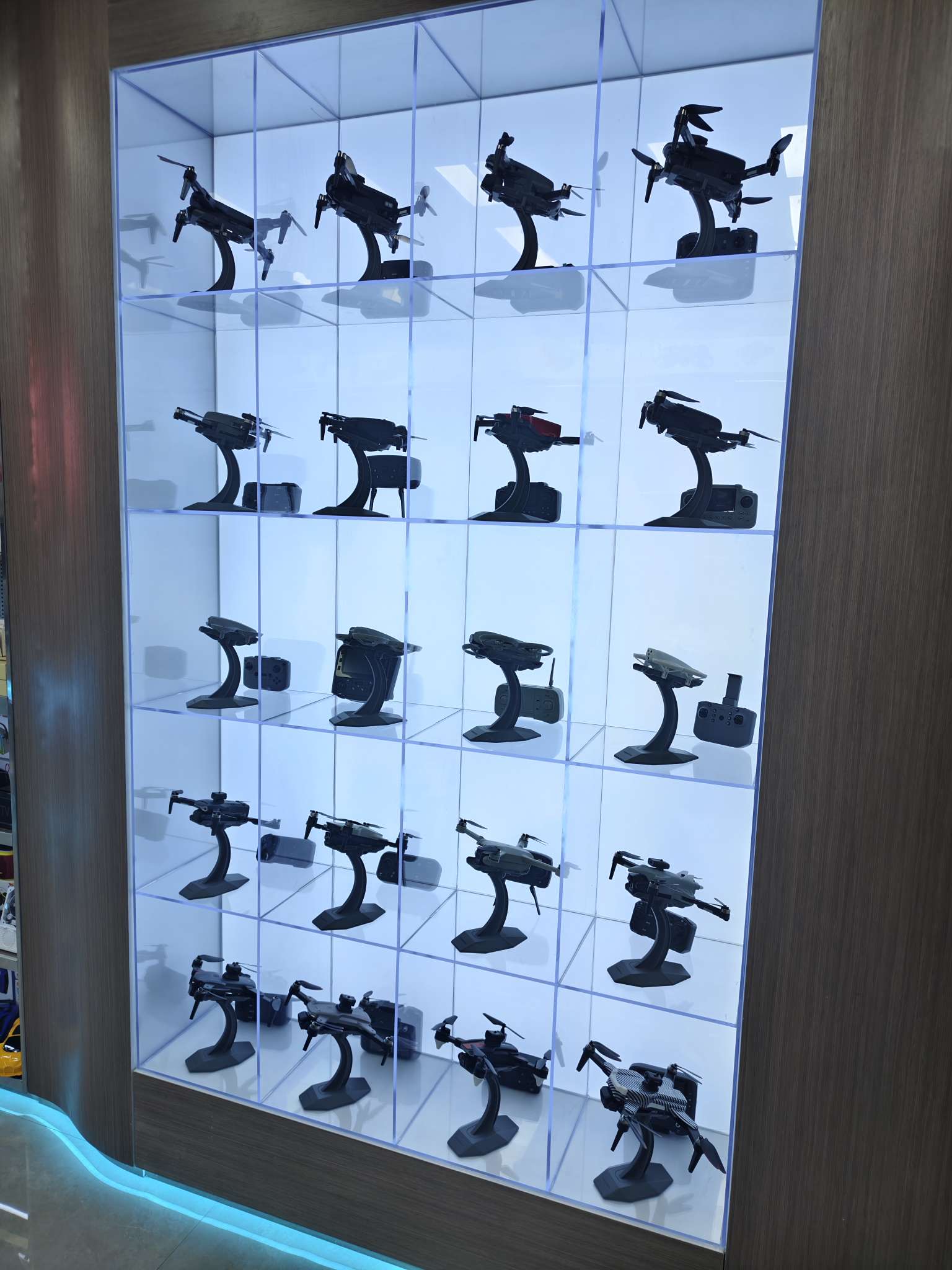 Yiwu Zhongfu Electronics Co., LTD. (Global Digital Trade Center describe pic - 3