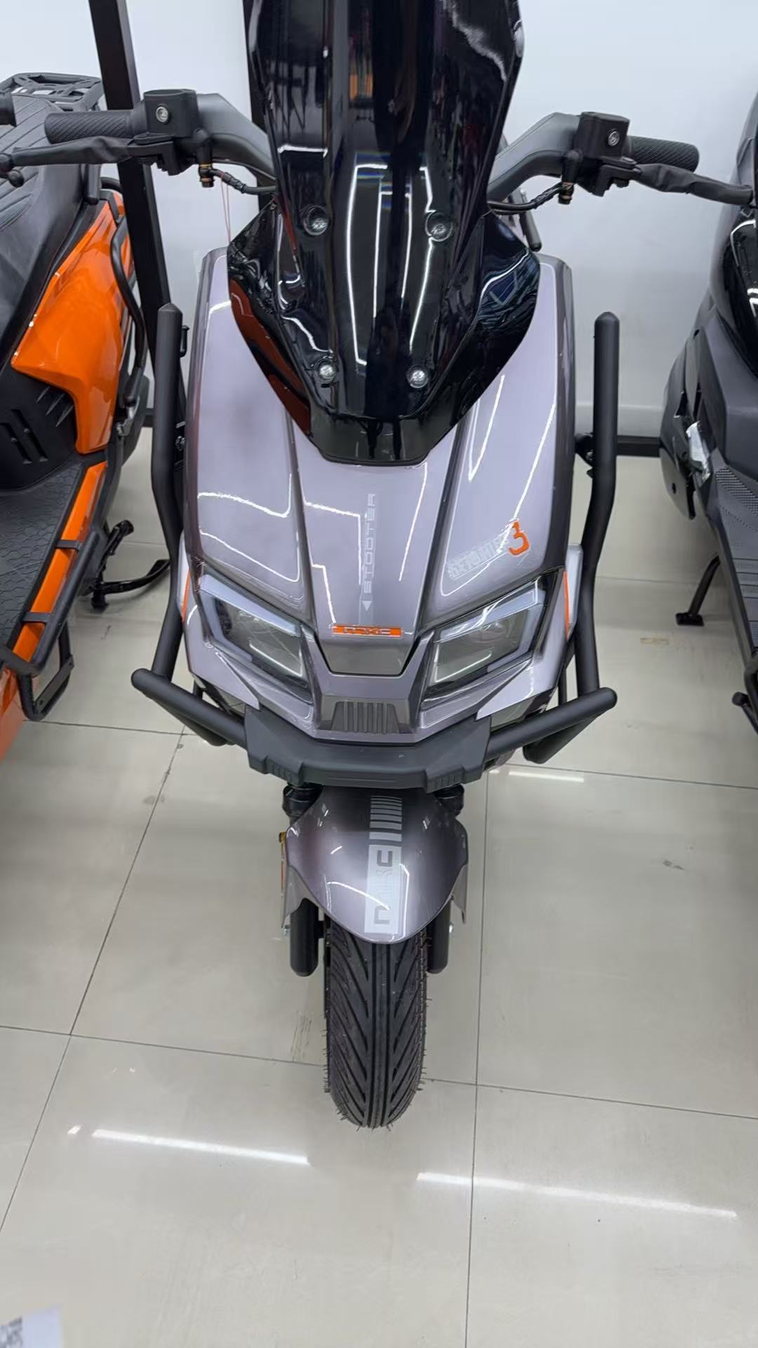 电动摩托车超长续航电瓶车高速电动车