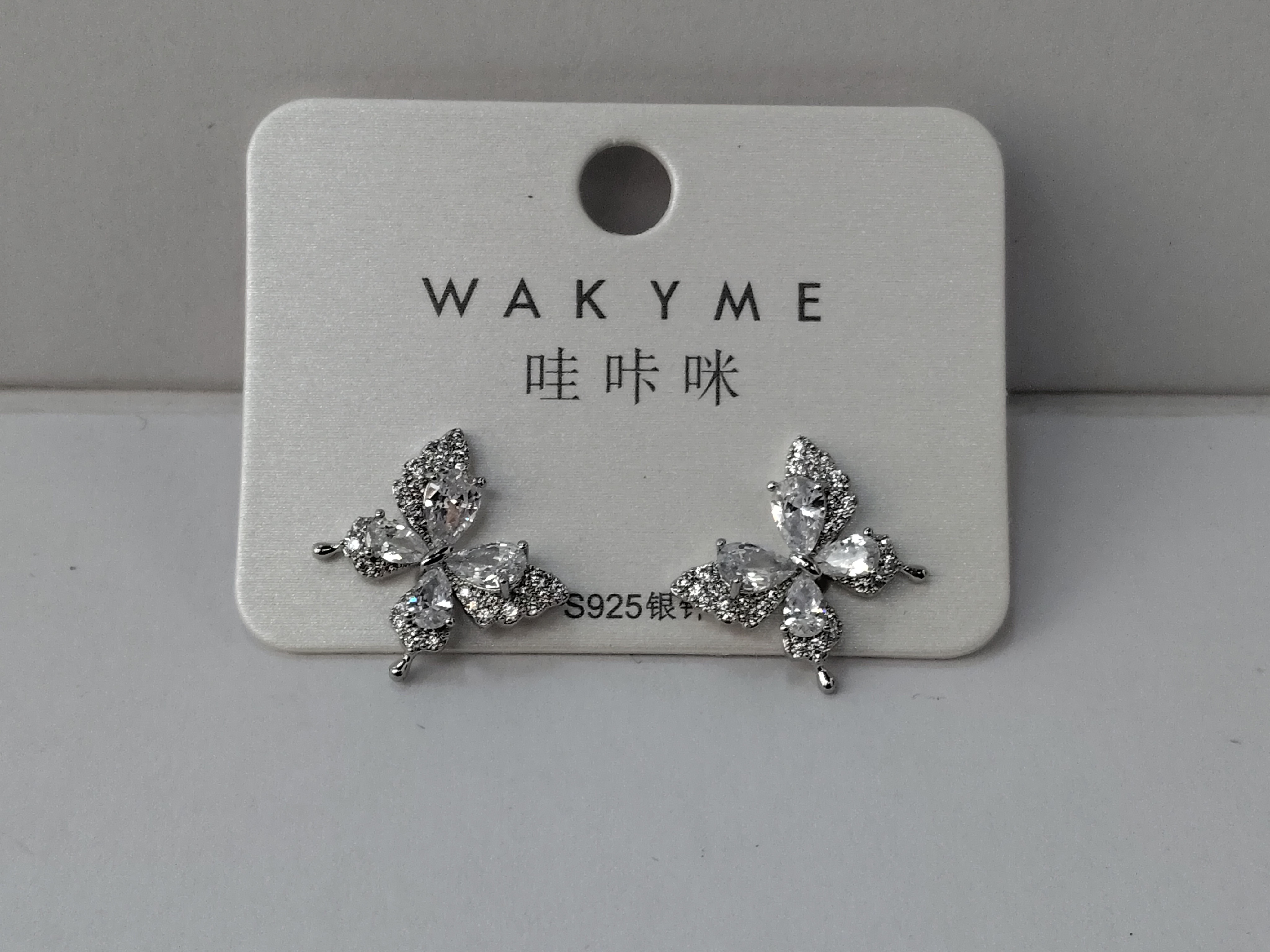 Waka Mi 2025 new butterfly stud earrings, available in silver and gold, set with shiny crystals, are exquisite and elegant, fashionable and versatile Item Picture