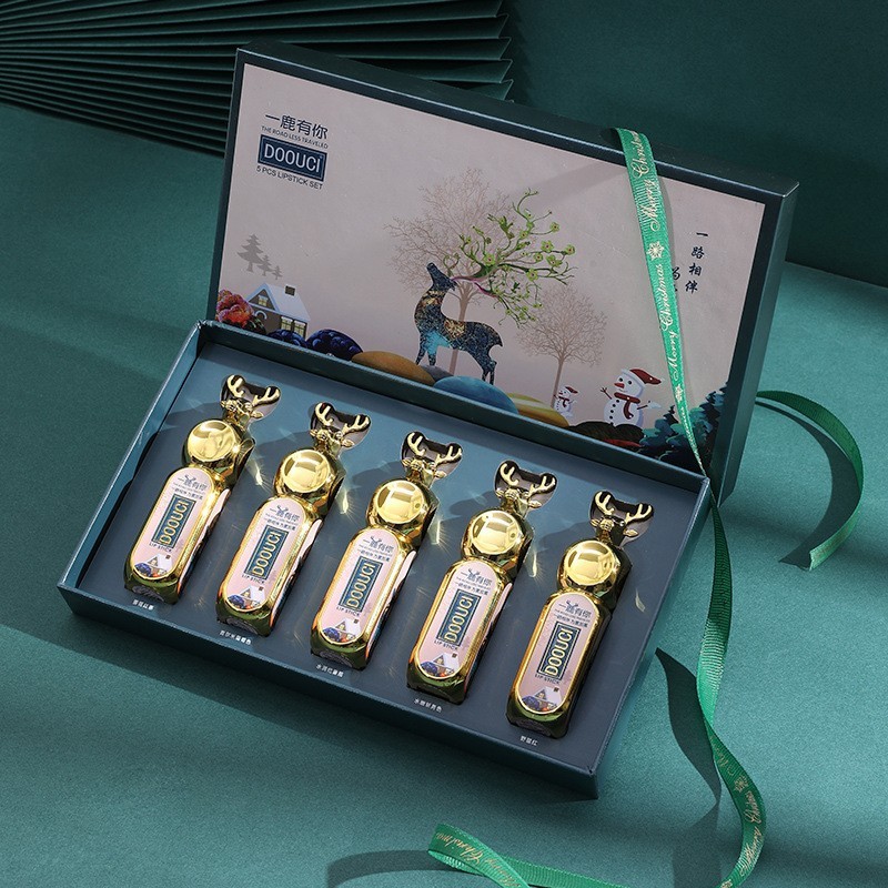 DOOUCI Lipstick Set - One Deer with You Valentine's Day Creative Chinese Style Moisturizing, easy to color and carve Beginner Lipstick Gift Box, Moisturizing lipstick, lipstick set manufacturer wholesale lipstick Application Scenario