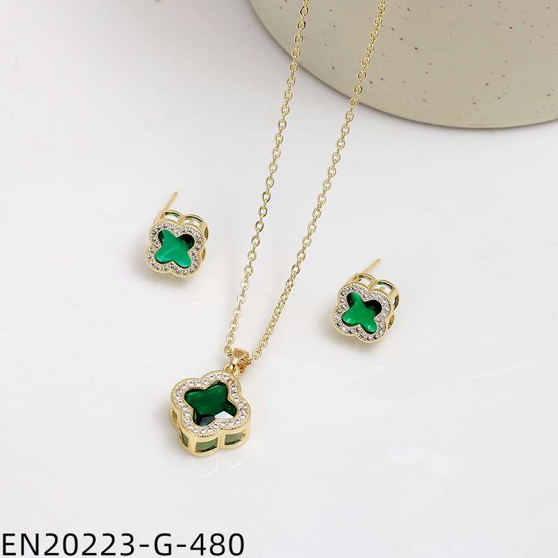 Jewelry set: Zircon crystal melon chain ring, two-piece set, copper material, fashionable and versatile zircon chain set Application Scenario