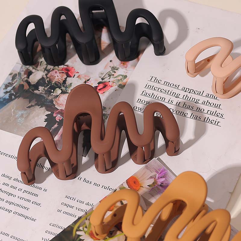 The new cross-border basic hair clip from Baihe features a matte large updo, a shark clip with a simple and elegant style, and a versatile clip Specification image