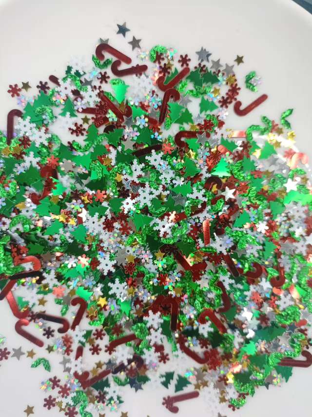 Small balloon sequins, jewelry accessories, DIY accessories for kindergartens, exquisite resin jewelry accessories, multiple decorative accessories, alloy micro-landscape resin accessories, creative handcrafted materials Application Scenario