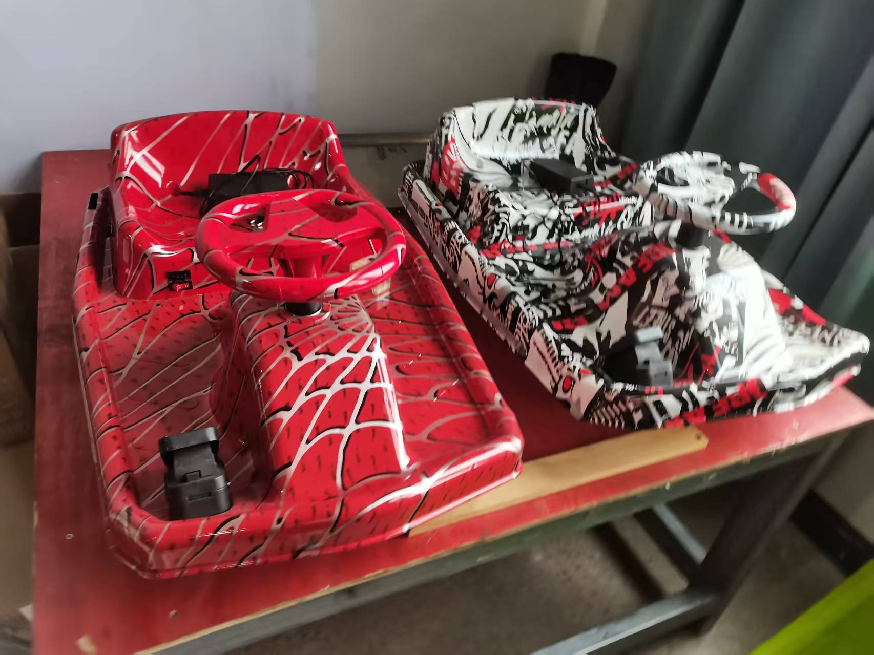 Factory direct sales of swing machines, rocking fun square cars, game machines, and electric thunderbolt racing cars detail image 2