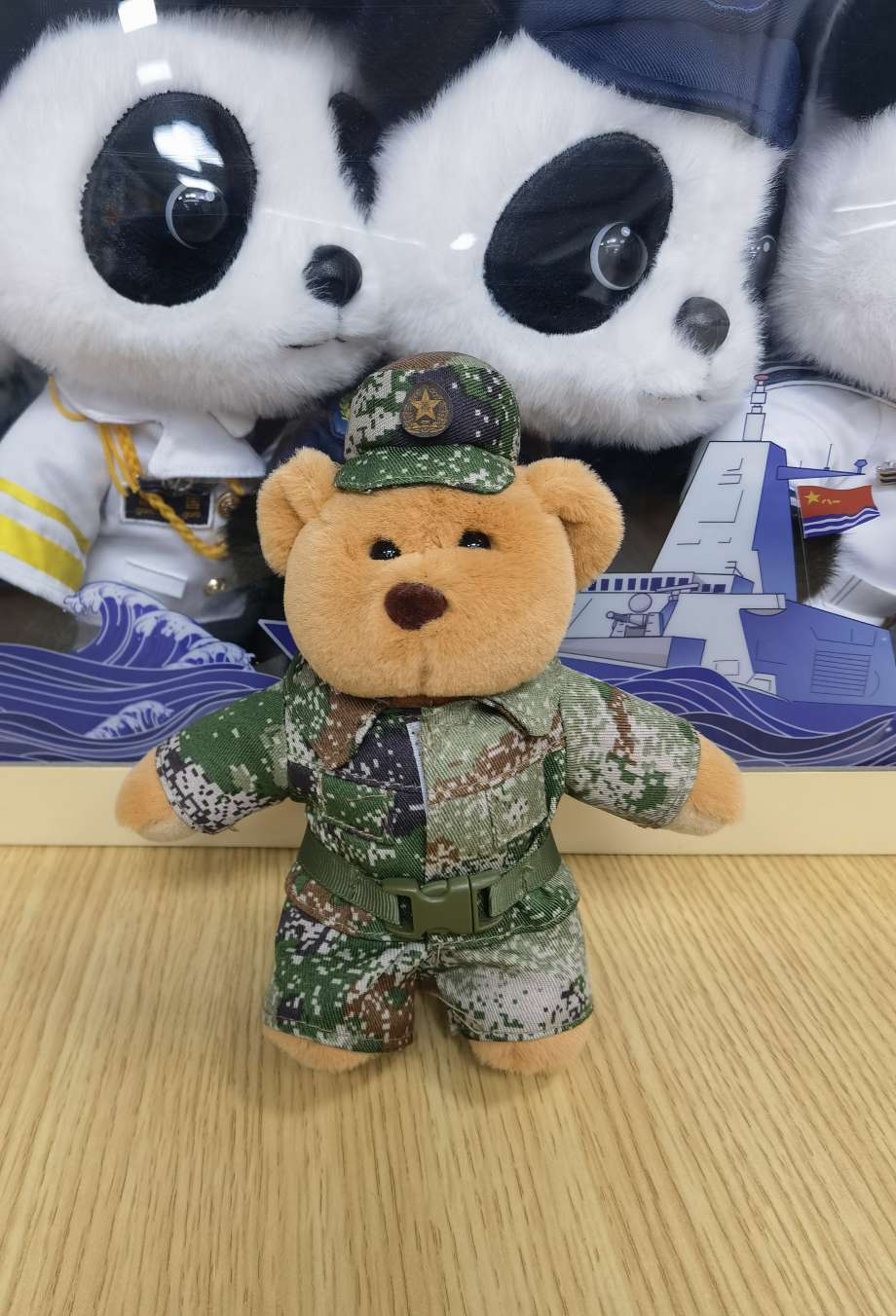 毛绒玩具熊，海军熊，军人熊，毛绒玩具，创意潮流玩具