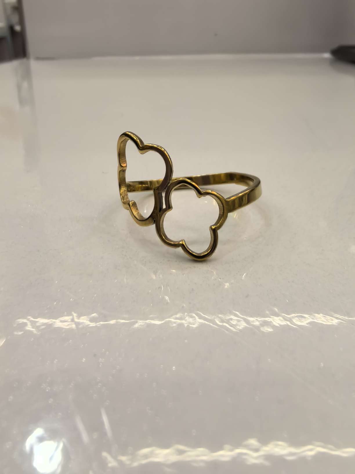 南亭饰品出品，不锈钢材质女戒，混尺寸包装。大小四叶草造型，独特美丽，让你的幸运加倍，好运常伴细节图
