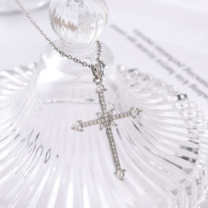 欧美跨境热卖外贸新款铜镀真金十字架项链饰品简约吊坠东南亚潮流百搭镶锆石产品图