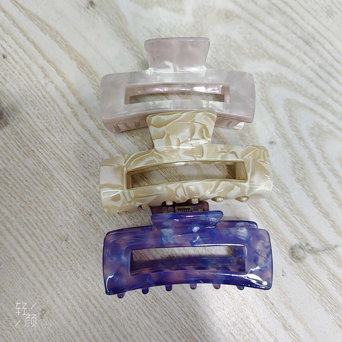 Rectangular grab clip, Feliya women's spliced hair tie, Korean style hair tie, hair accessory, hair accessory, hair tie, hair band, simple and versatile, fashionable women's acrylic large claw hair accessory, women's spliced Korean style hair band, Feliya large claw hair detail image 12