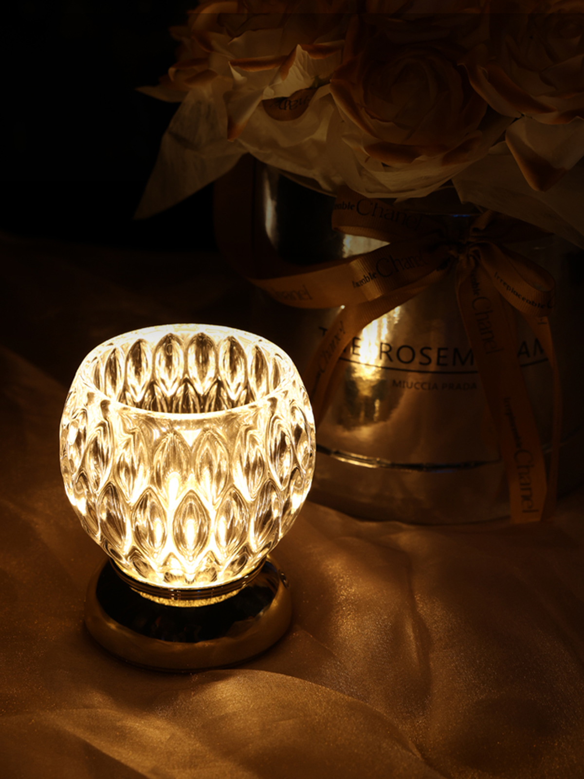 Creative table lamps, decorative items, night lights, glass ambient lights, home decorative lights, decorative vase lights full figure