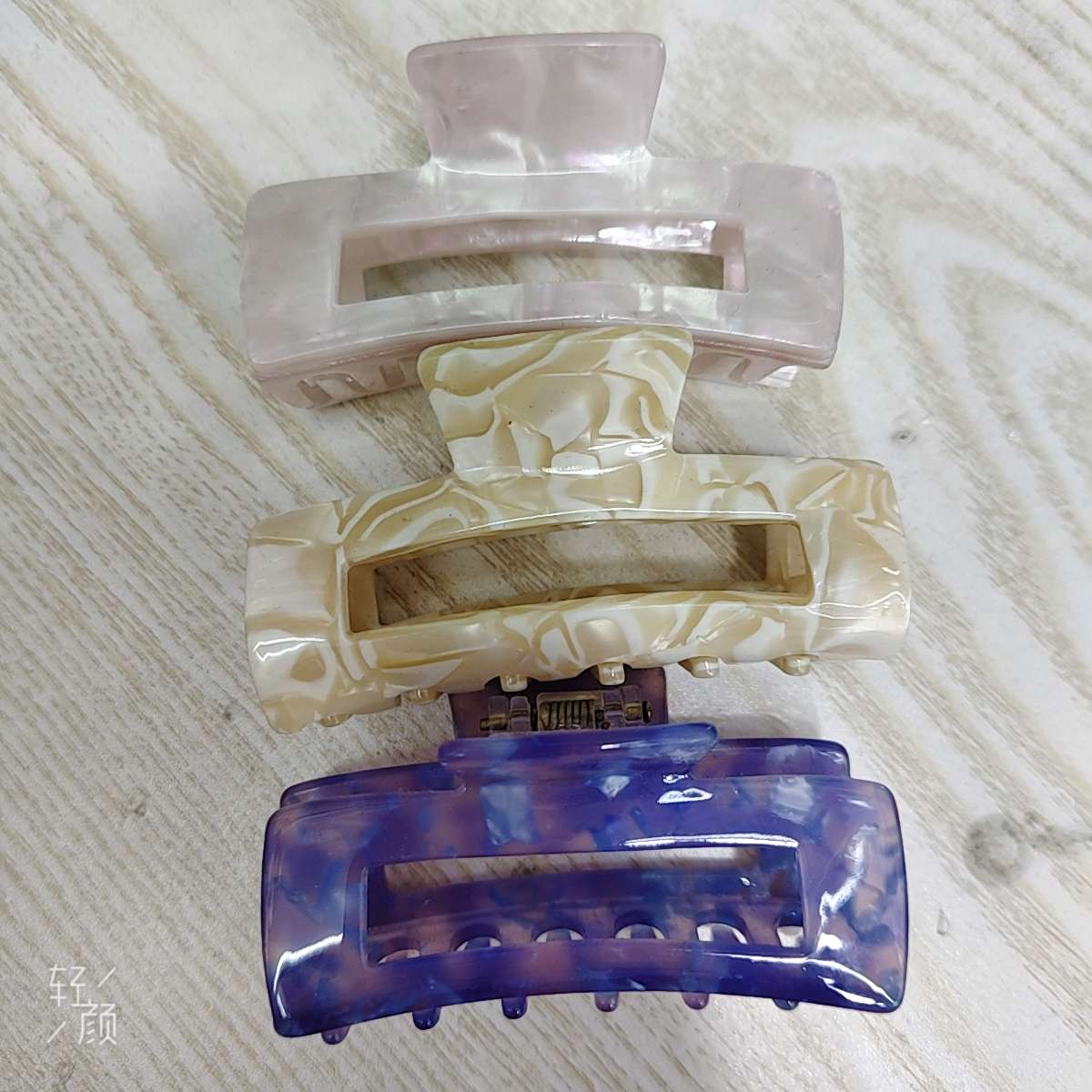 Rectangular grab clip, Feliya women's spliced hair tie, Korean style hair tie, hair accessory, hair accessory, hair tie, hair band, simple and versatile, fashionable women's acrylic large claw hair accessory, women's spliced Korean style hair band, Feliya large claw hair detail image 11