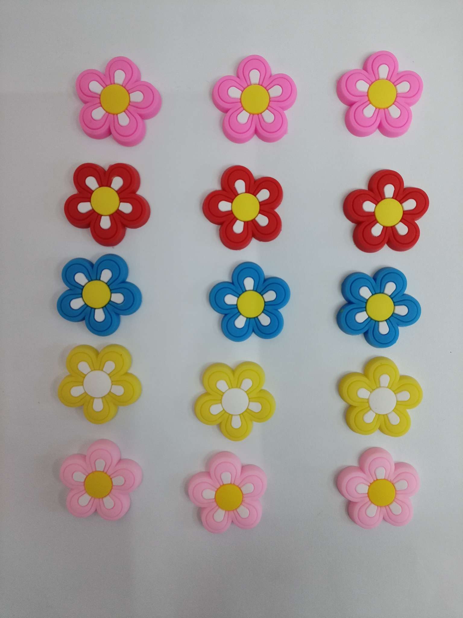 Cartoon flower PVC soft rubber hair clip patches, Crocs and phone case decorative patches, luggage patches, etc.