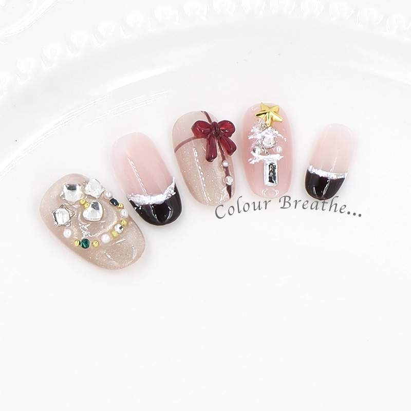 Colorful Breathing Wearable Nails [Gift] Christmas style European and American export cartoon Christmas tree artificial nails Detachable pure handcrafted almond style nail patches Application Scenario