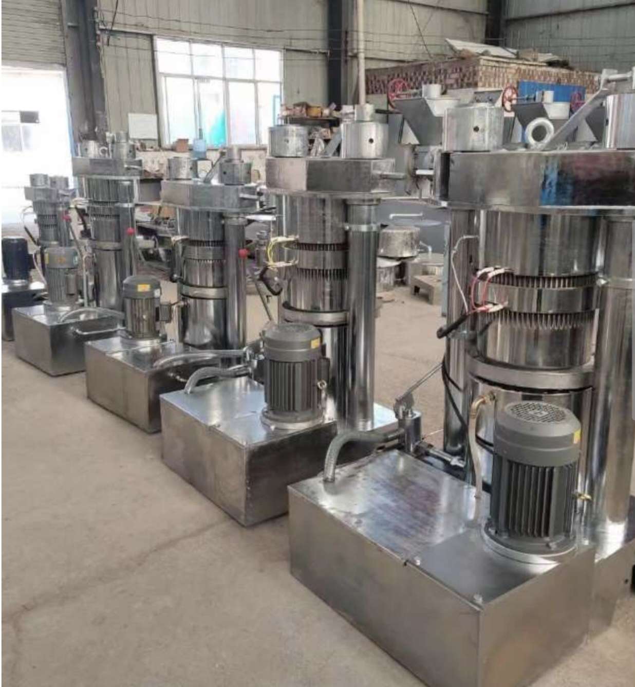 出口液压榨油机花生榨油机商用榨油机芝麻榨油机核桃榨油机家用榨油机