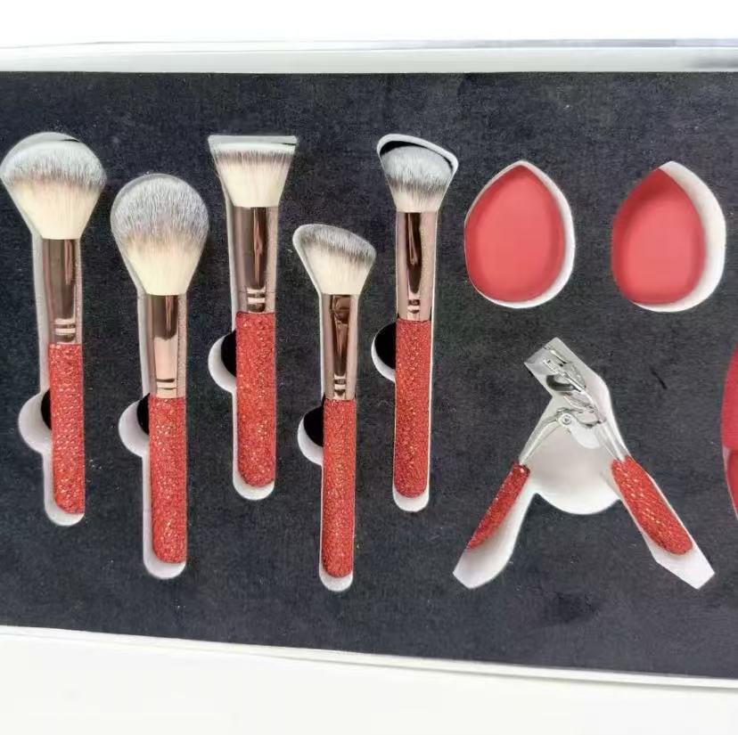 化妆刷/化妆品/makeup/化妆刷刷子/润唇膏白底实物图