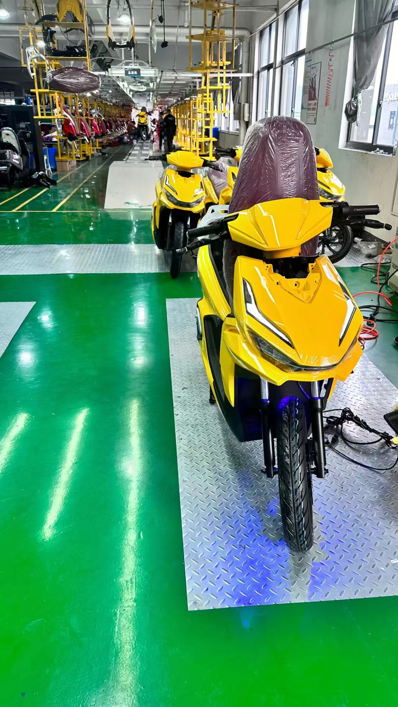 电动汽车实物图