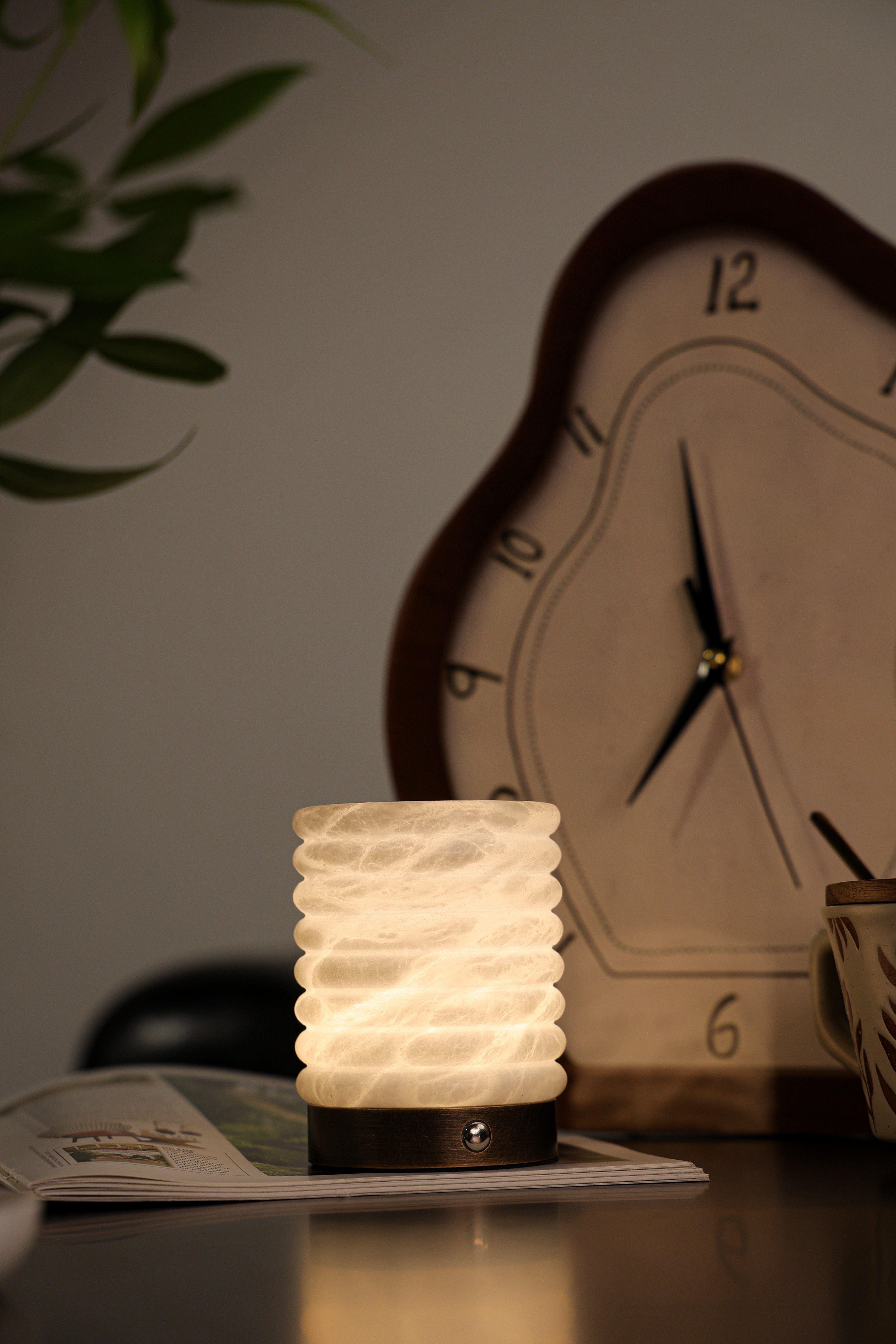 Creative desk lamp decoration, night light, girl decoration desk lamp, marble ambient light Application Scenario