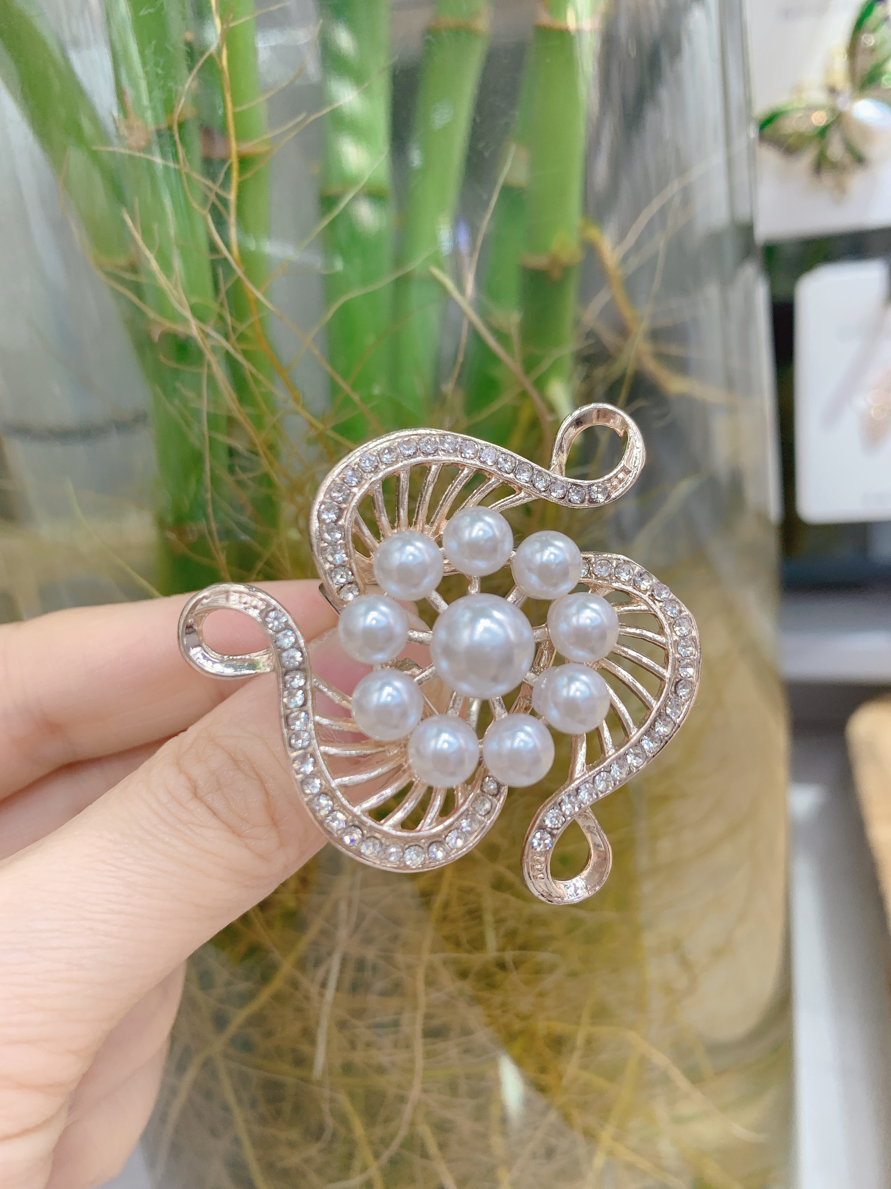 合金大水晶胸针丝巾圈蝴蝶花朵款可接受定制