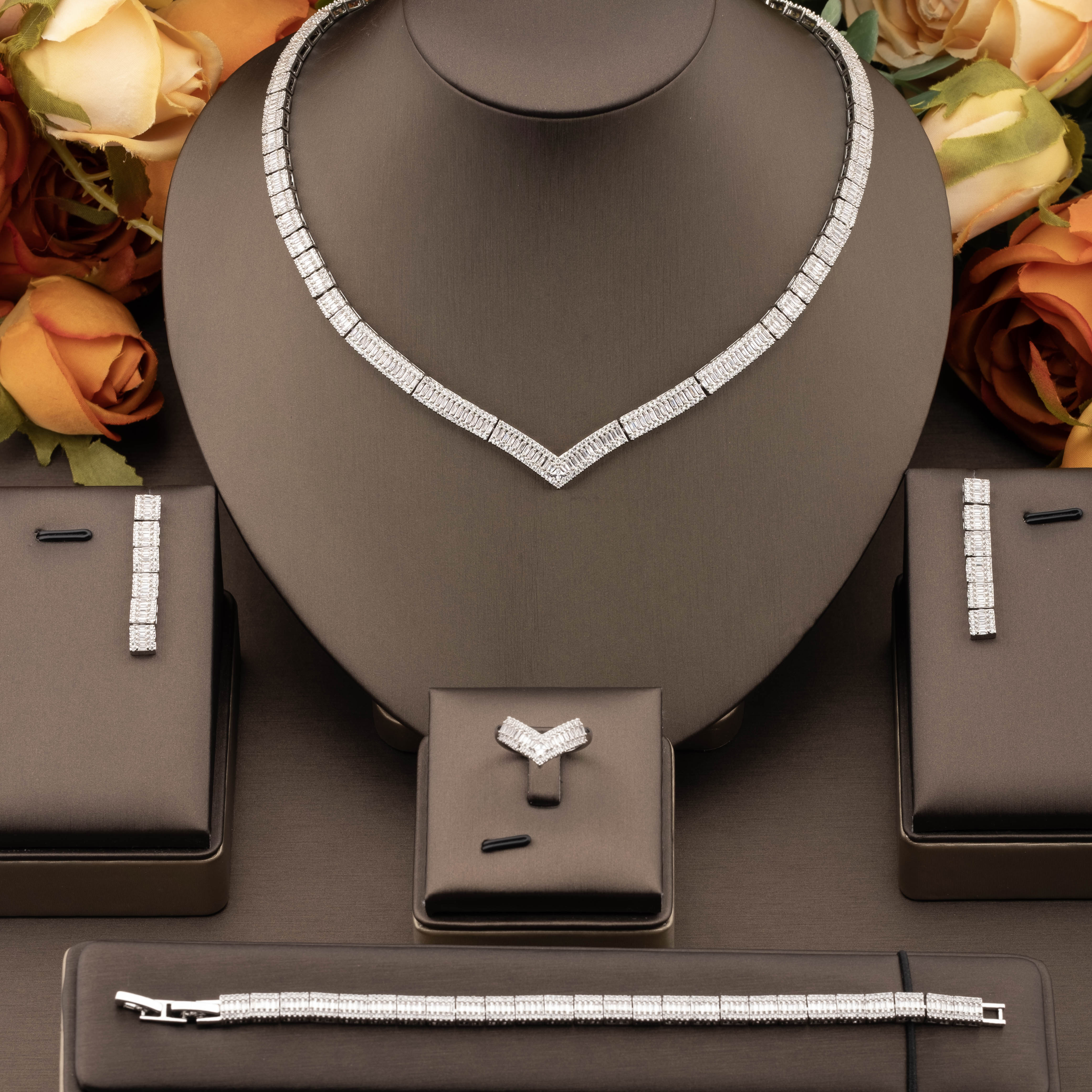 A luxurious and elegant jewelry set with a sparkling cubic zirconia V-neck design is suitable for ladies to wear at banquets pic 1