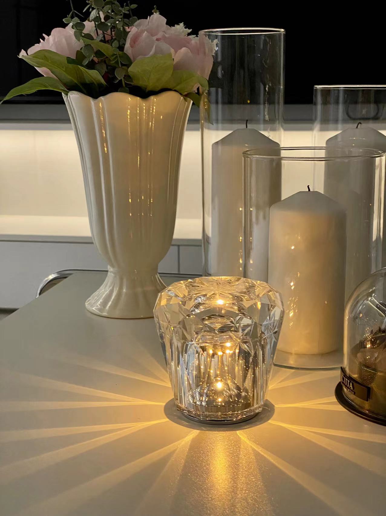 Creative table lamps, home decoration lamps, ornaments, crystal atmosphere lamps, creative table lamps, night lights Application Scenario