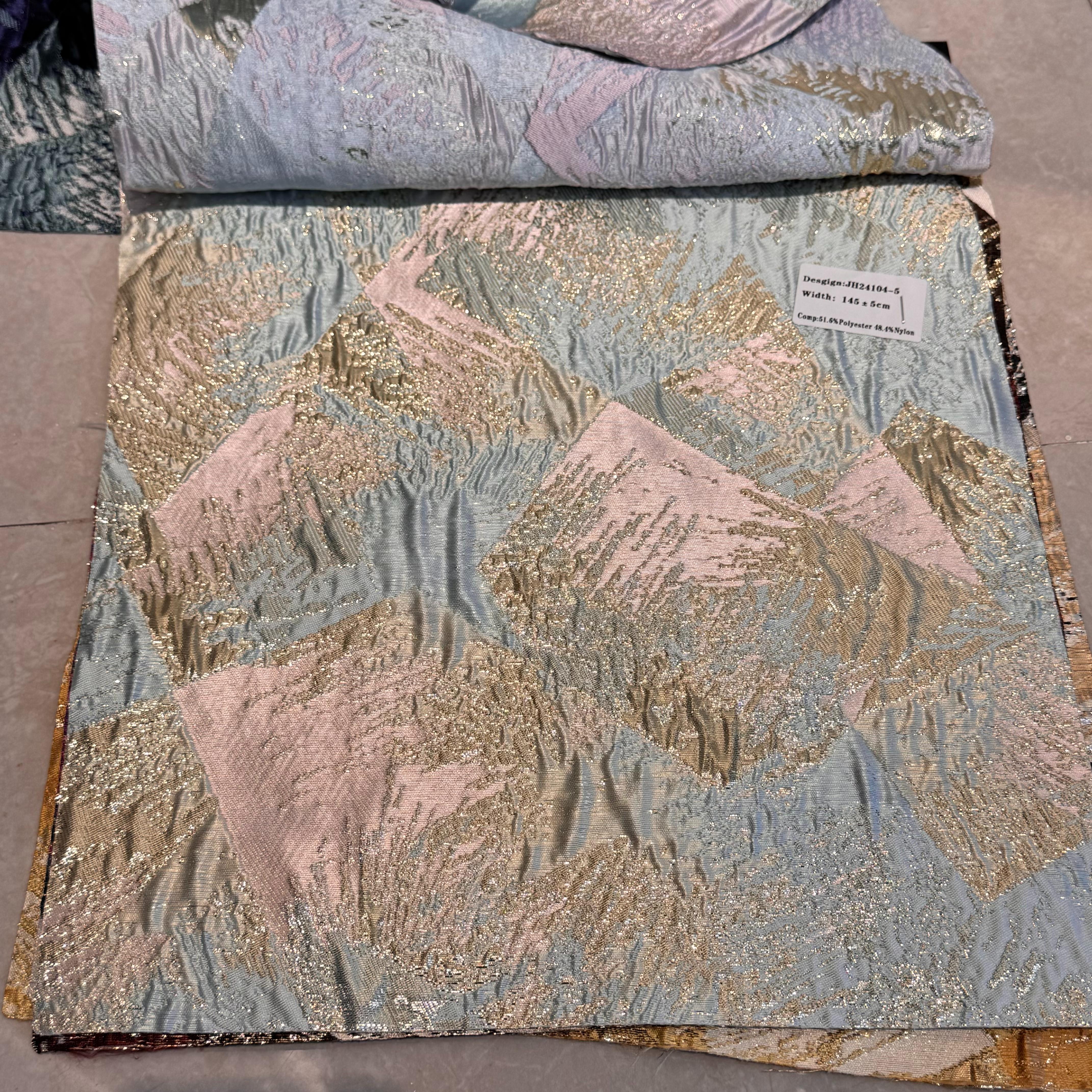 高精密不规则闪光亮丝立体浮雕蓝金撞色羽毛色织提花面料时装礼服连衣裙半裙伞裙外套布料详情4