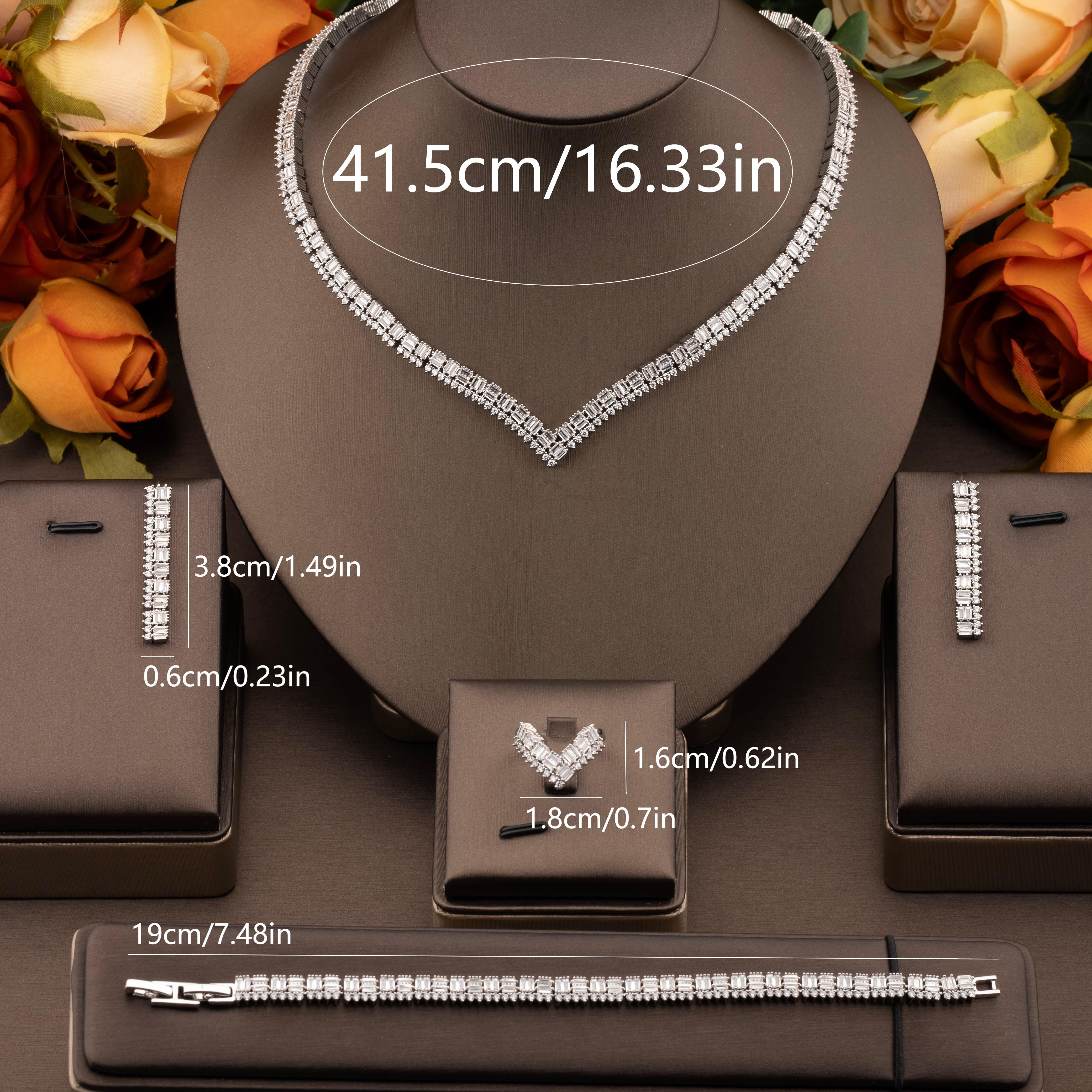 A set of elegant and luxurious V-neck jewelry with sparkling cubic zirconia inlaid is suitable for ladies to wear at daily banquets Item Picture