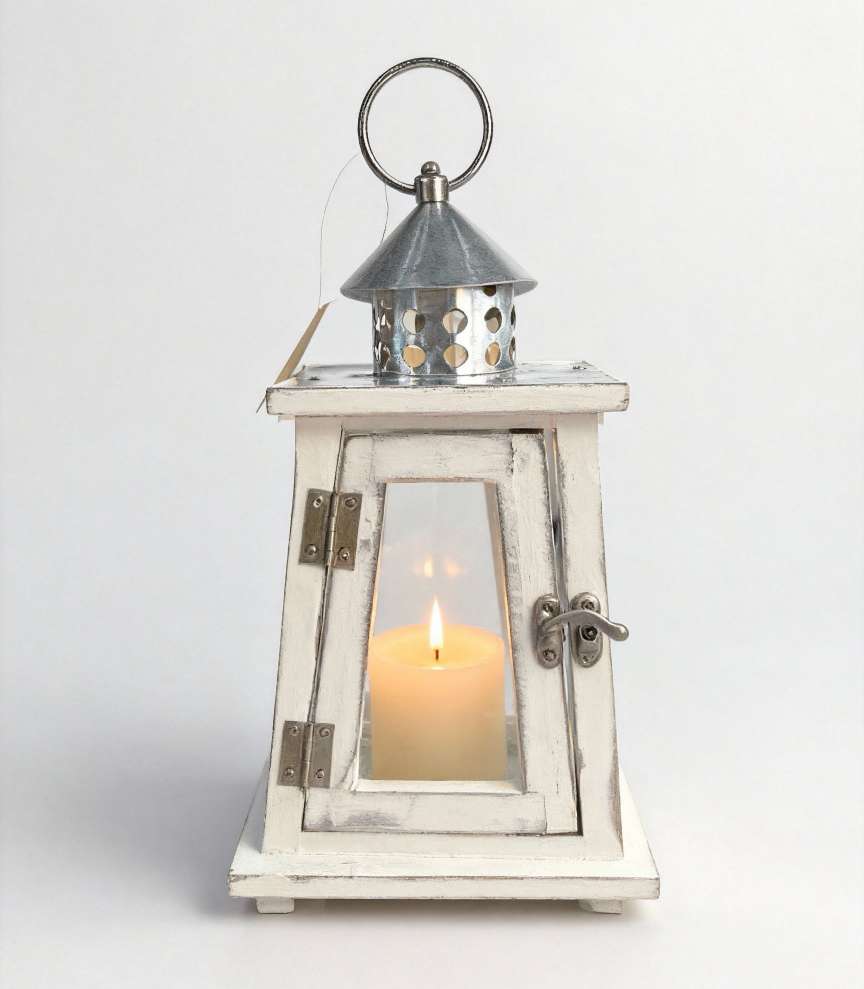 Handicrafts, candlesticks, wooden wind lamps, horse lanterns, outdoor Nordic style ornaments, indoor decoration, retro hand-held iron windbreak lamps, living room, bedroom, camping atmosphere decoration props, pointed heads Specification image