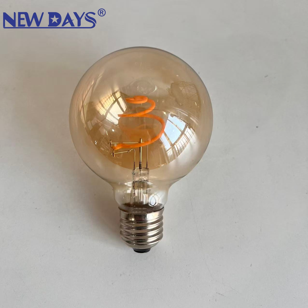NEWDAYS brand cross-border new G95, G125, G150 brown filament lamps, E27 commonly used screw-type retro energy-saving bulbs, energy-saving high-brightness, ultra-long battery life, limited-time discount bulbs Application Scenario