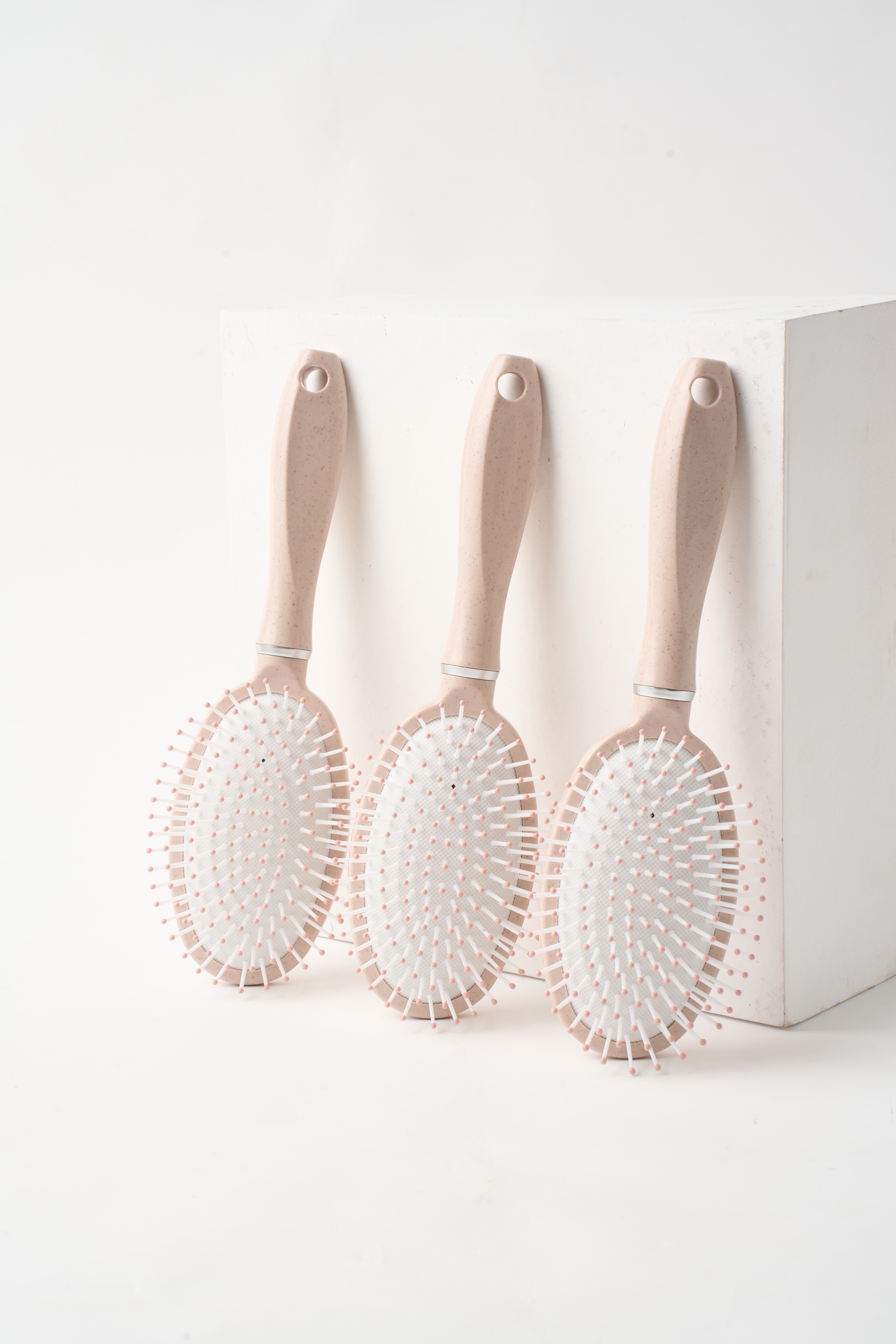 2026慧琳饰品新品麦秸秆材质按摩气垫梳椭圆造型手持式美发梳干湿俩用的顺发梳便于携带的旅行美发工具头发清理工具送朋友礼物