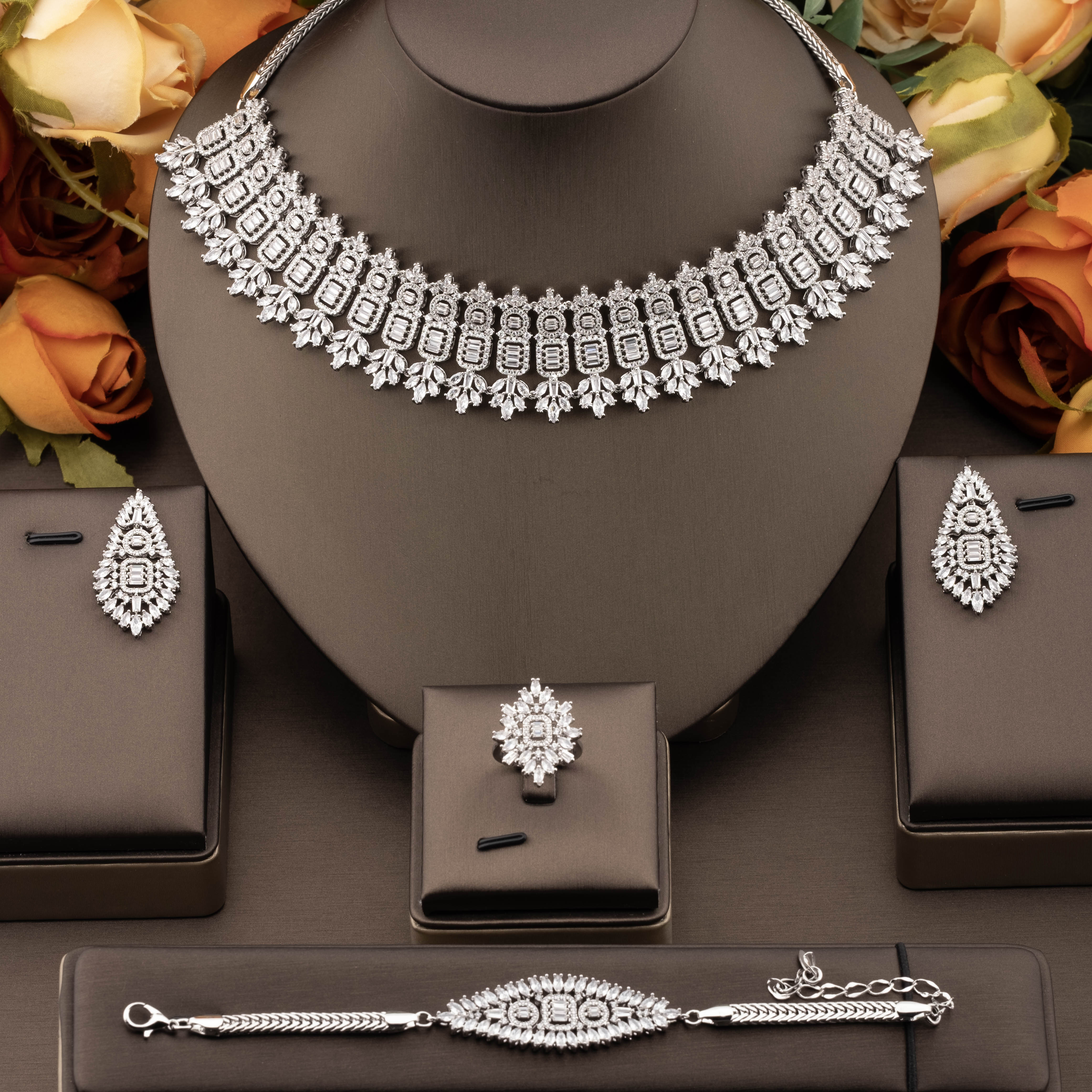 A set of elegant jewelry with a pendant design featuring shiny cubic zirconia bouquets is perfect for ladies' party banquets