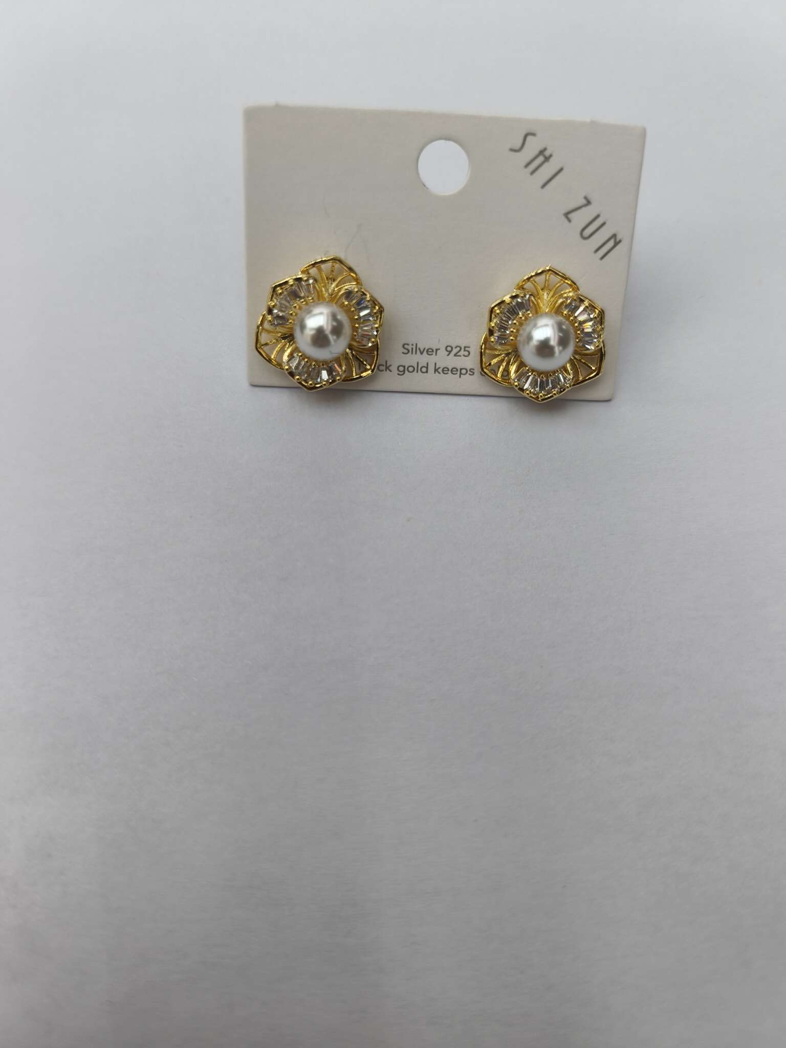 夏拉简约高级感金色花朵闪钻时尚百搭耳钉新娘耳饰晚宴日常OL耳环产品图