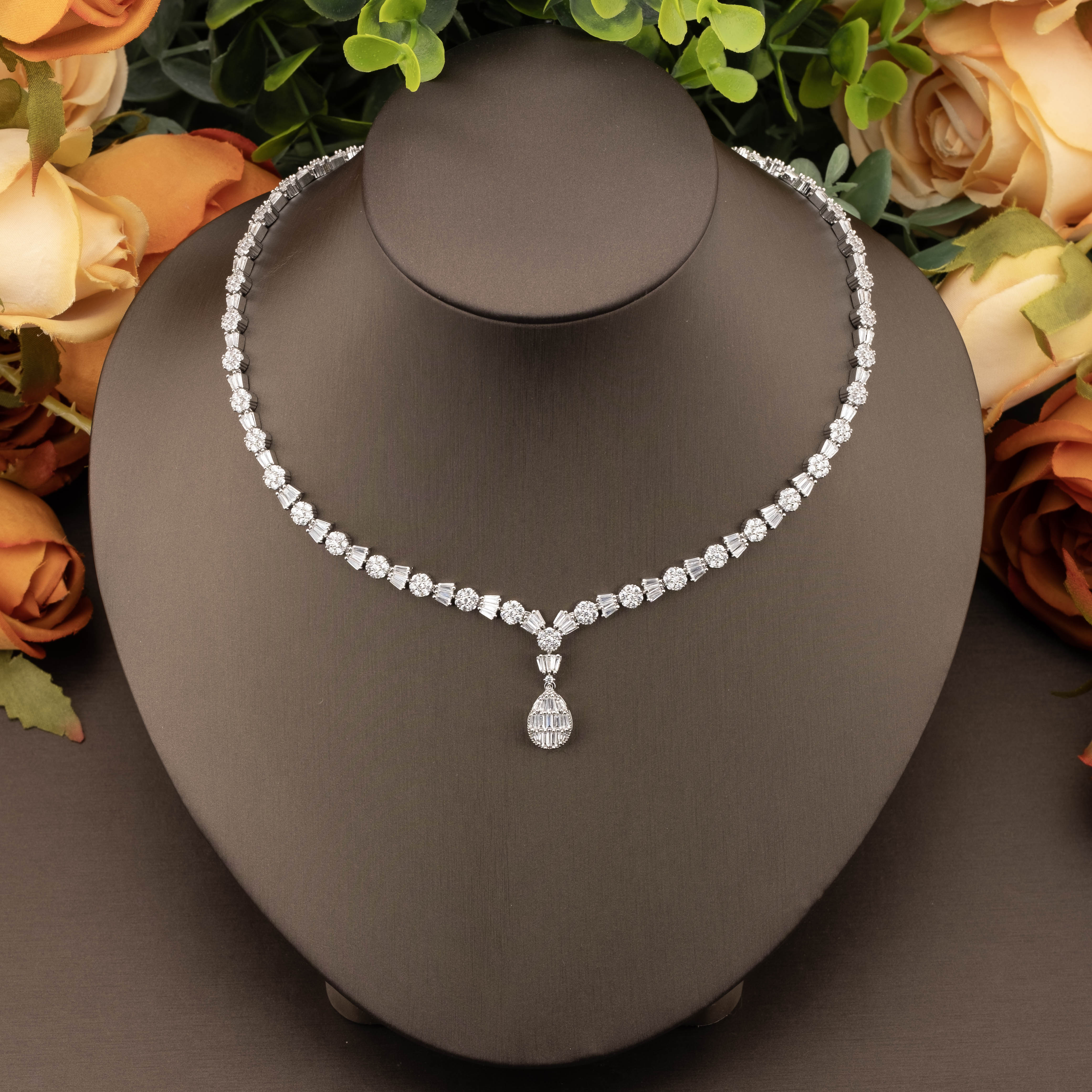 A luxurious jewelry set with sparkling cubic zirconia large teardrop design is suitable for ladies to wear at their weddings Specification image