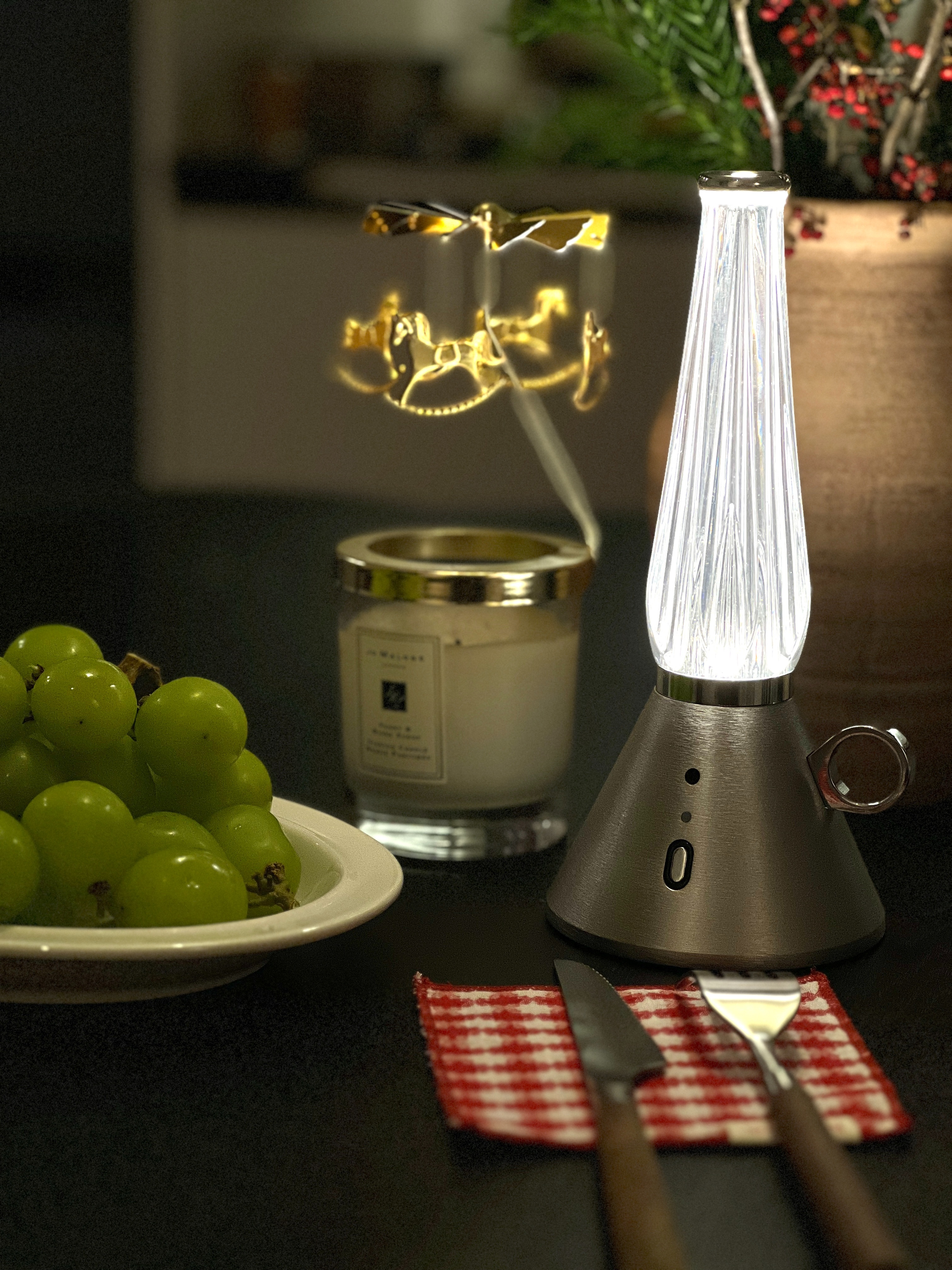Creative table lamps, home acrylic ambient lights, aluminum alloy creative table lamps, night lights, decorative lights, ornaments Item Picture