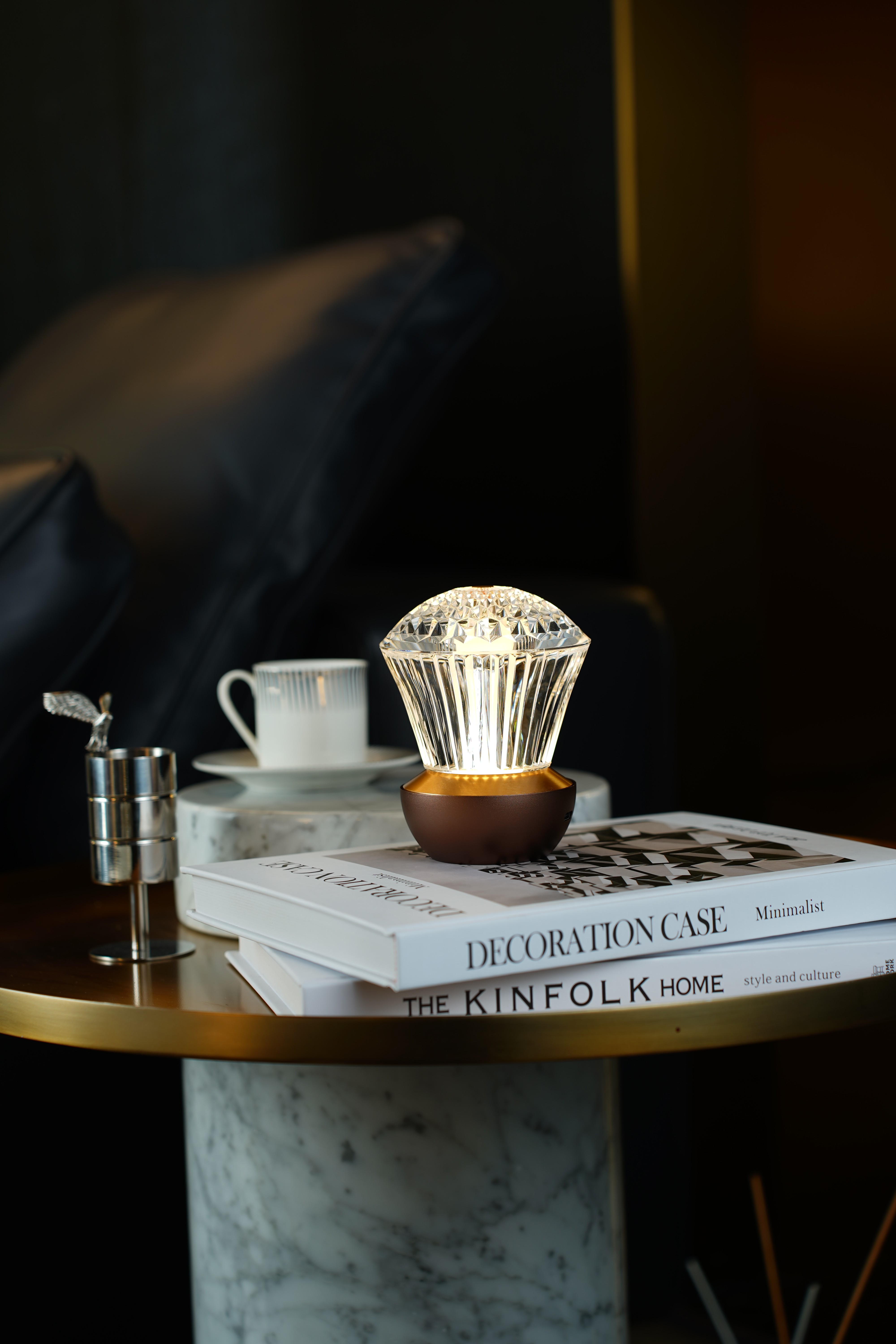 Creative table lamps, home decoration lamps, aluminum alloy ornaments, night lights, acrylic ambient lights, creative table lamps Item Picture