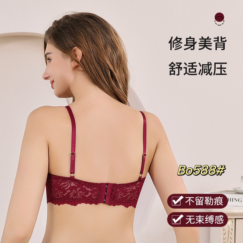 The halter vest has a chest pad details Picture
