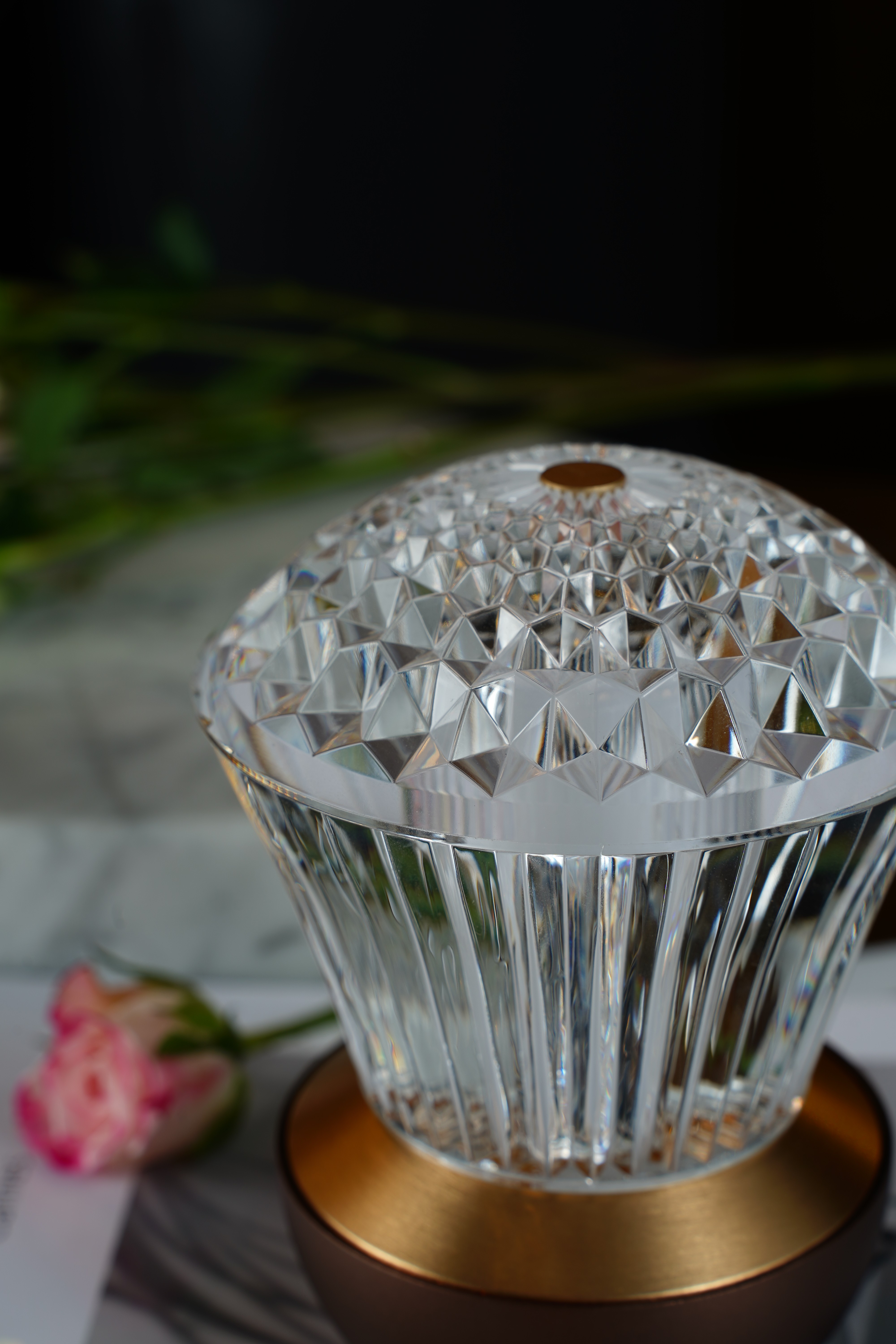 Creative table lamps, home decoration lamps, aluminum alloy ornaments, night lights, acrylic ambient lights, creative table lamps details Picture