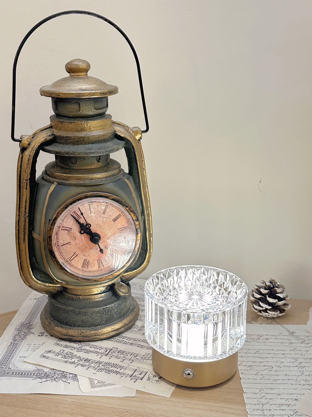 Creative table lamp, home decoration lamp, Keli atmosphere lamp, creative table lamp ornament, night light Item Picture