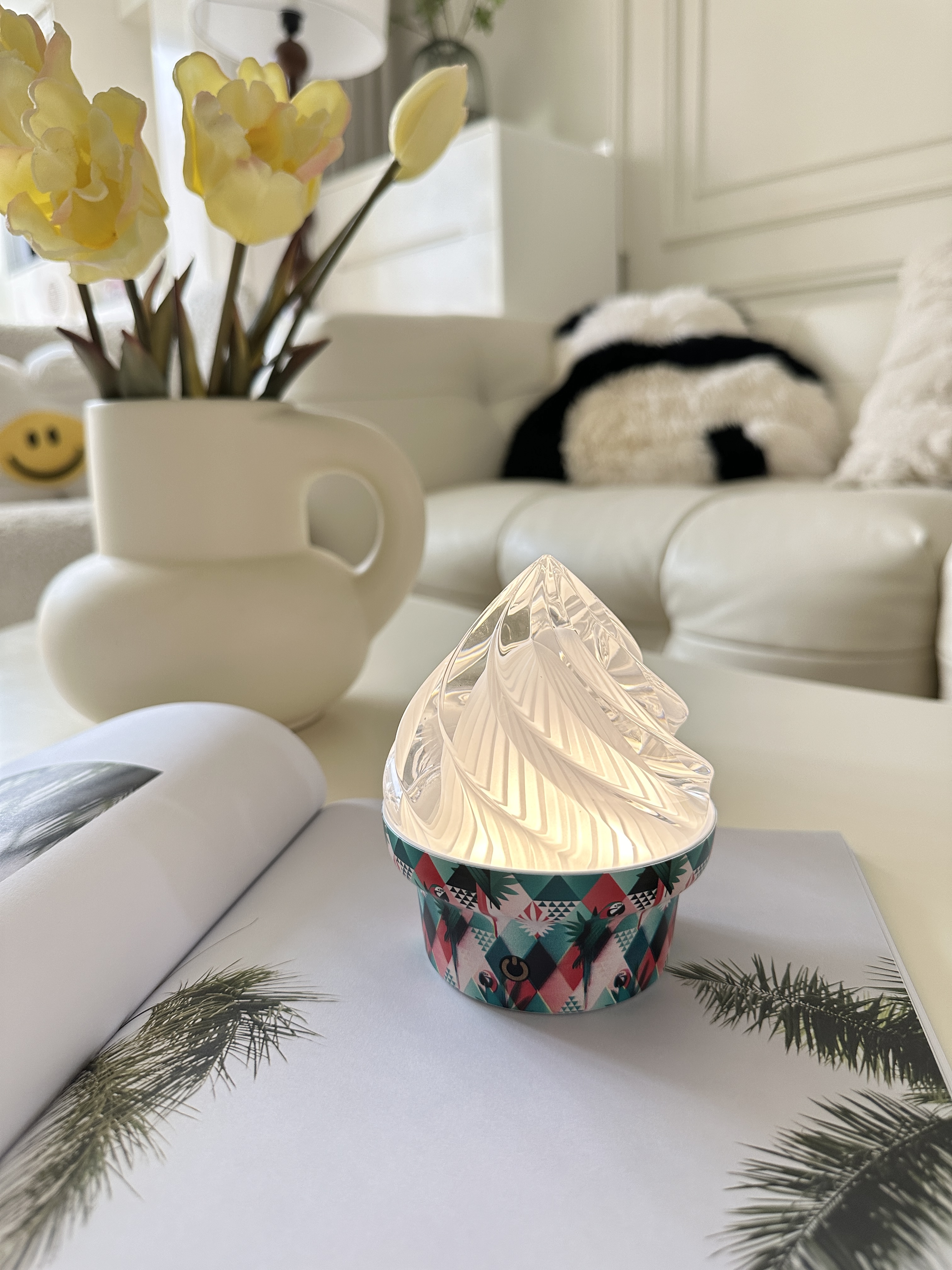 Home decorative lights, creative table lamps, PC acrylic ambient lights, decorative items, night lights, creative table lamps Application Scenario